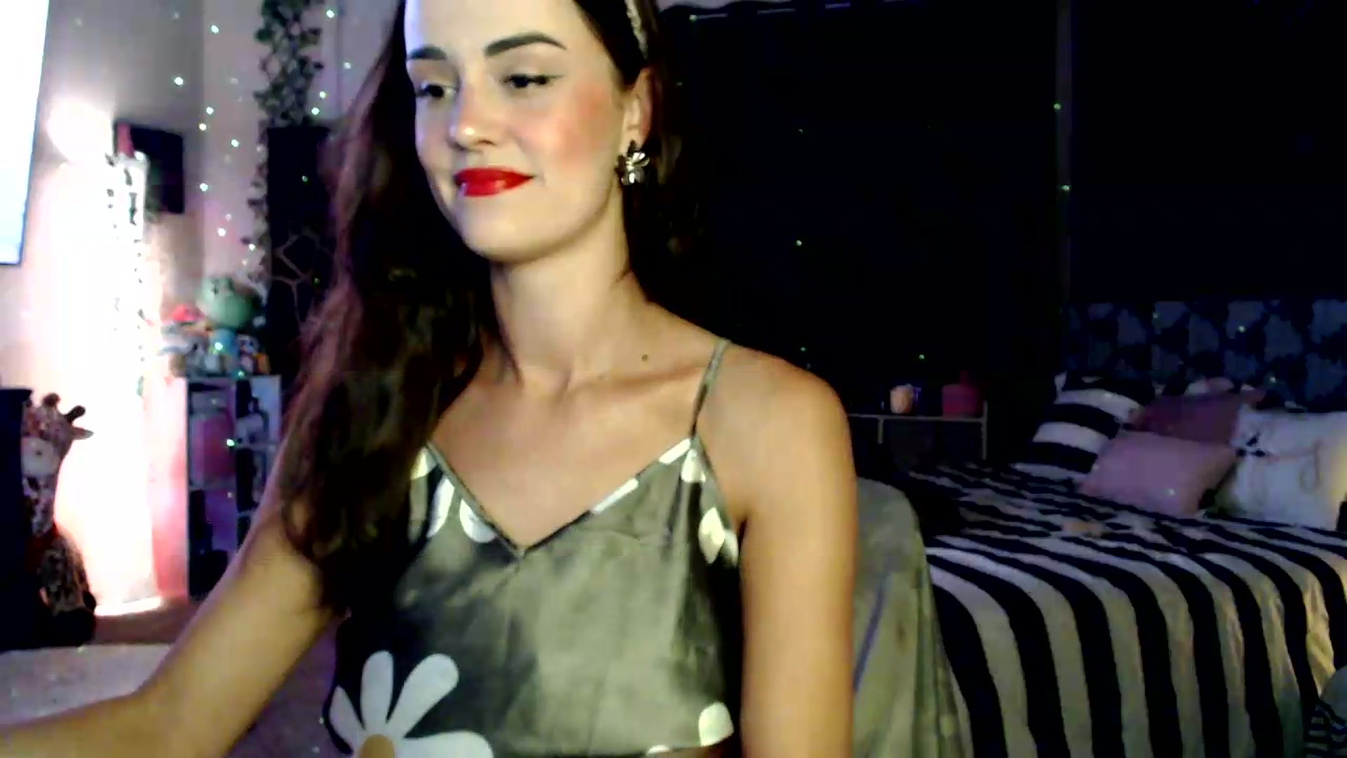 Gallery image thumbnail from HeidiKlumsy's myfreecams stream on, 08/12/2026, 02:43 image 10 of 20