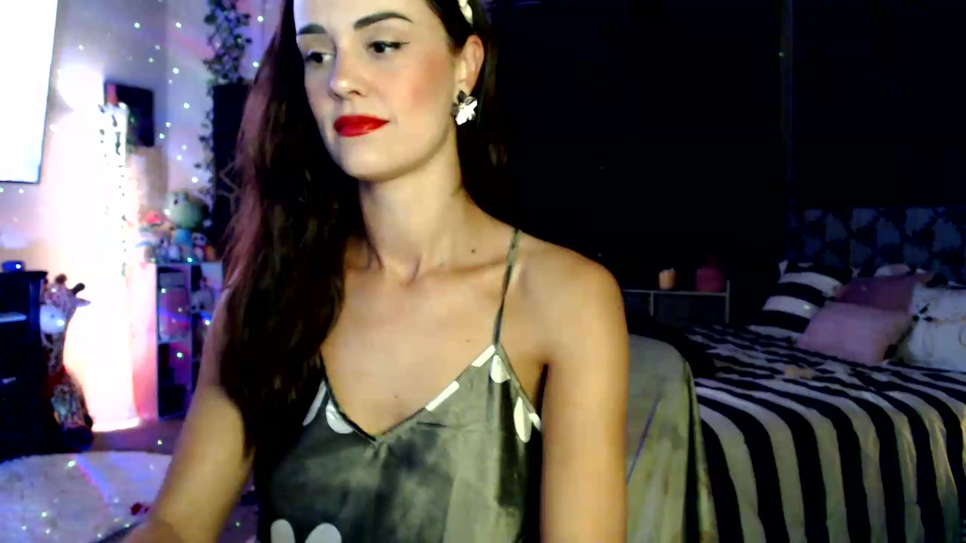 Gallery image thumbnail from HeidiKlumsy's myfreecams stream on, 08/12/2026, 02:43 image 12 of 20