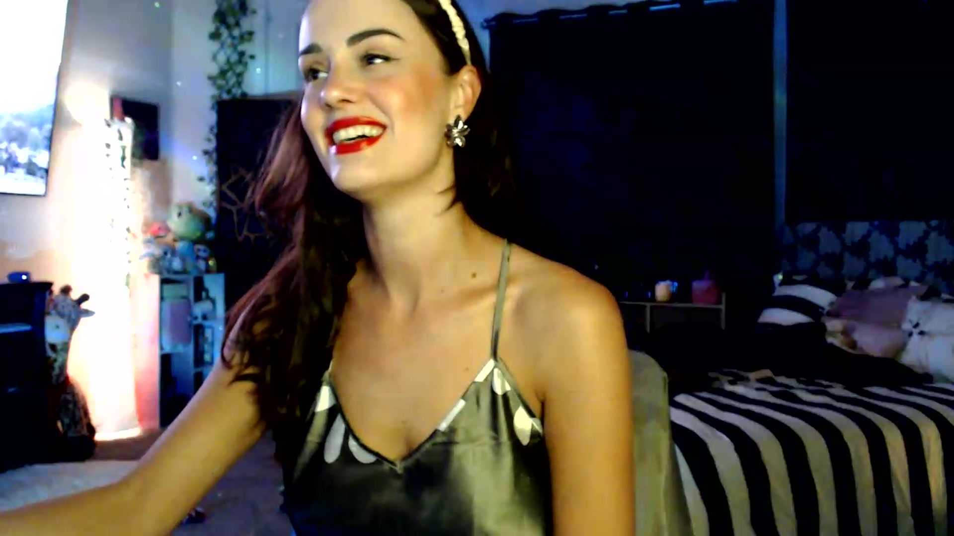 Gallery image thumbnail from HeidiKlumsy's myfreecams stream on, 08/12/2026, 02:43 image 5 of 20