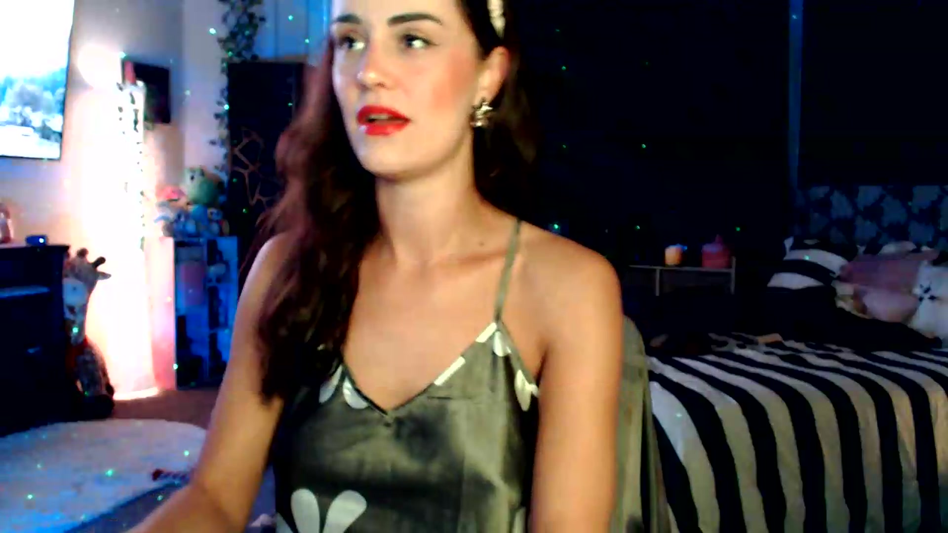 Gallery image thumbnail from HeidiKlumsy's myfreecams stream on, 08/12/2026, 02:43 image 4 of 20