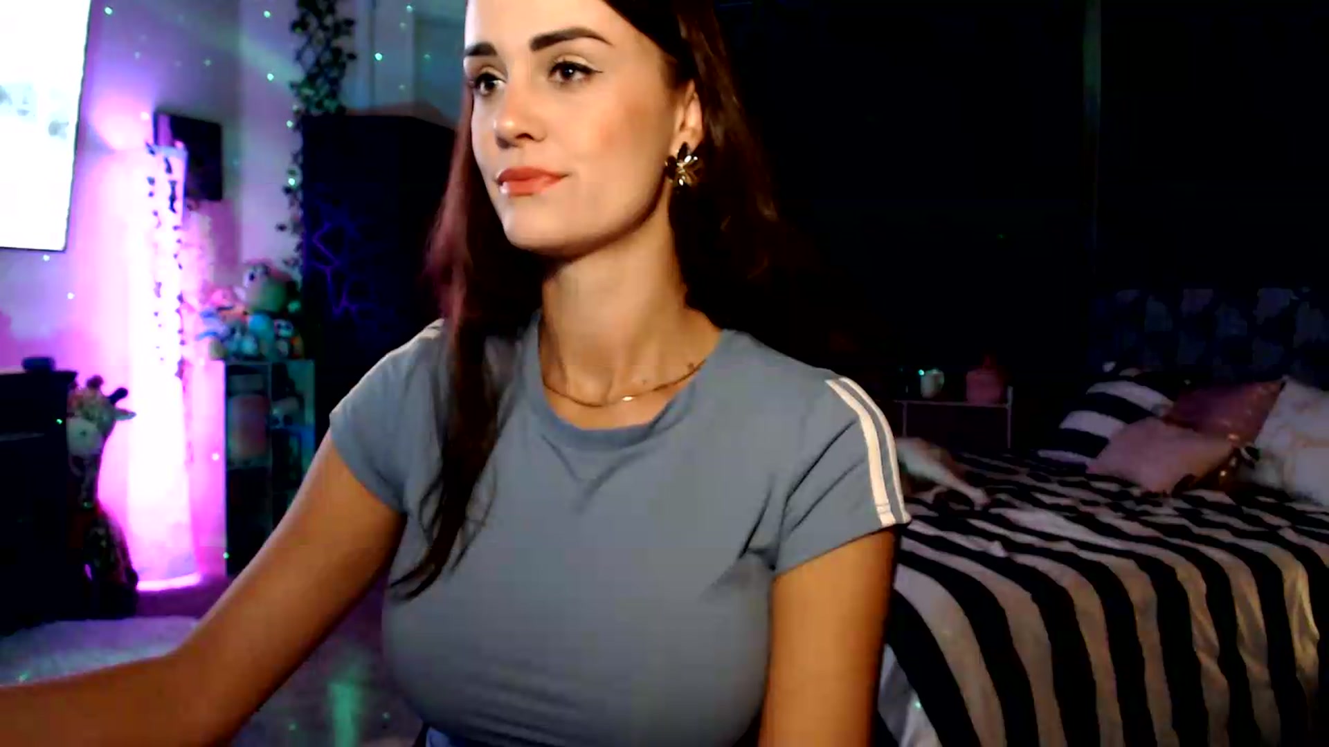 Gallery image thumbnail from HeidiKlumsy's myfreecams stream on, 08/13/2026, 03:52 image 10 of 20