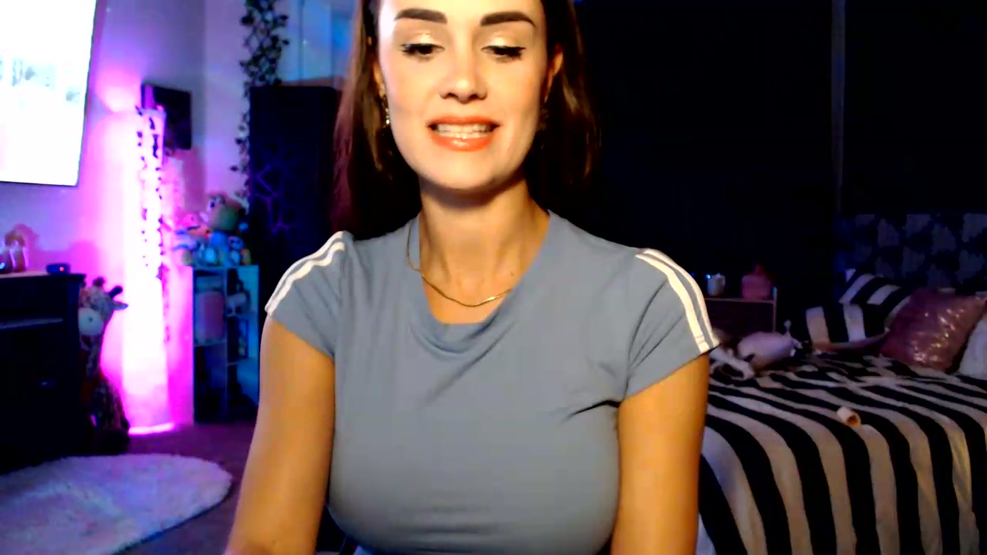 Gallery image thumbnail from HeidiKlumsy's myfreecams stream on, 08/13/2026, 03:52 image 5 of 20