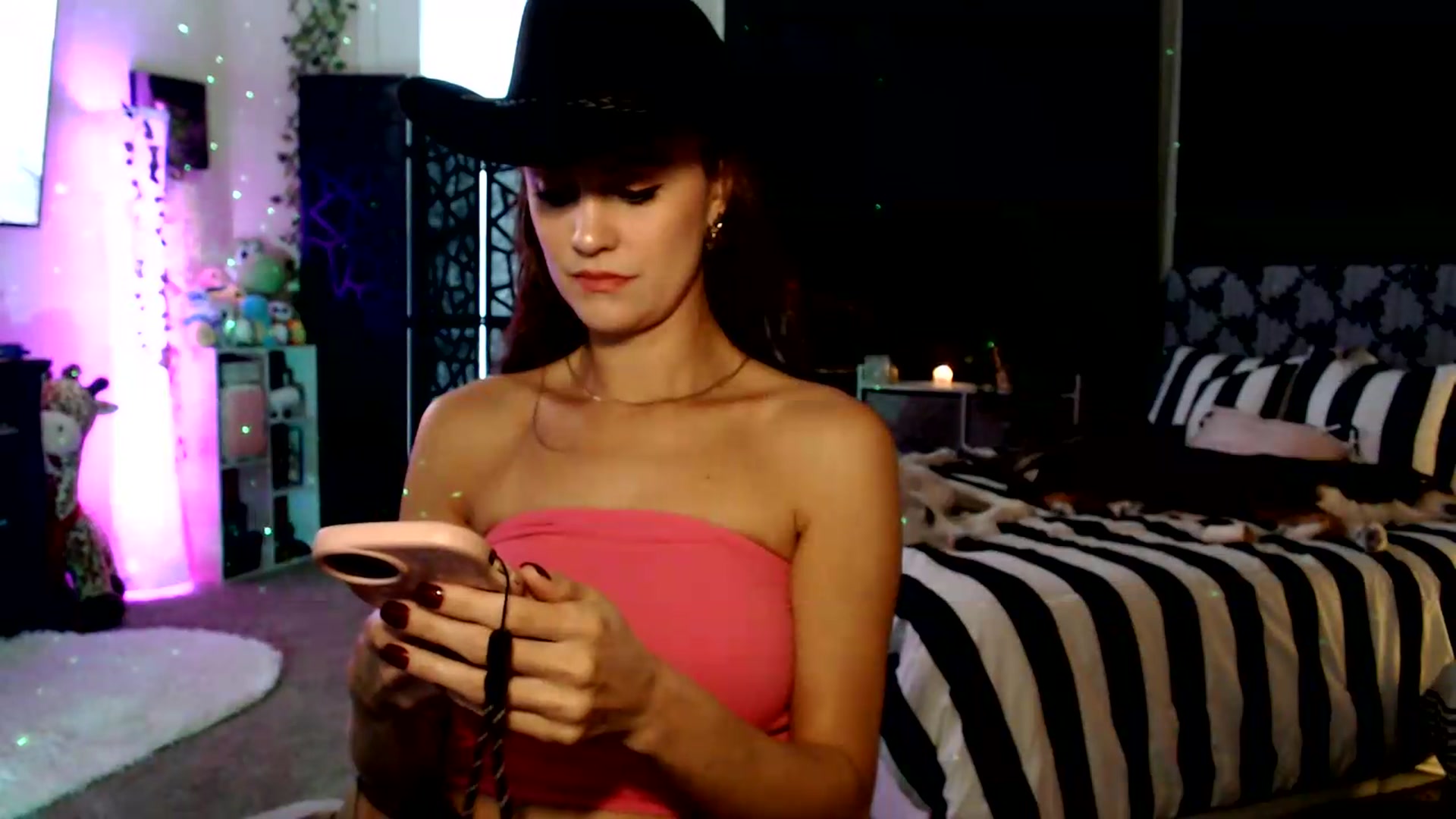 Gallery image thumbnail from HeidiKlumsy's myfreecams stream on, 08/13/2026, 22:49 image 6 of 20