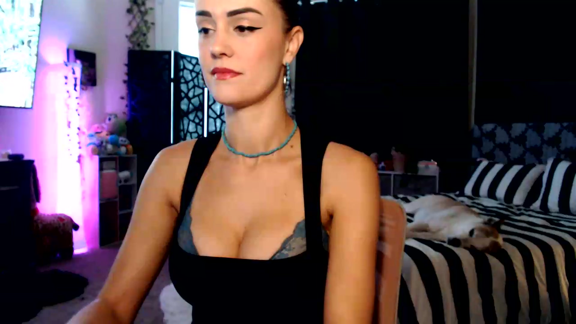 Gallery image thumbnail from HeidiKlumsy's myfreecams stream on, 08/19/2026, 22:44 image 7 of 20
