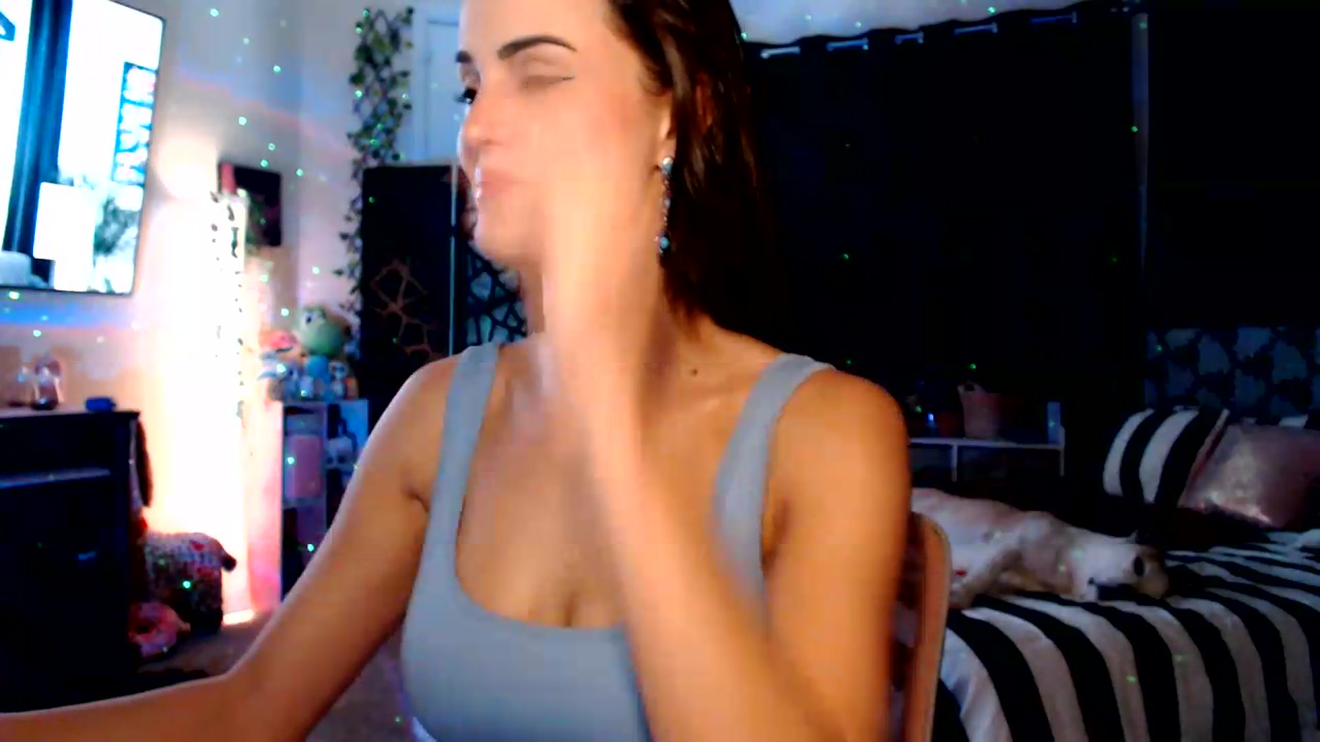 Gallery image thumbnail from HeidiKlumsy's myfreecams stream on, 08/21/2026, 22:56 image 6 of 20