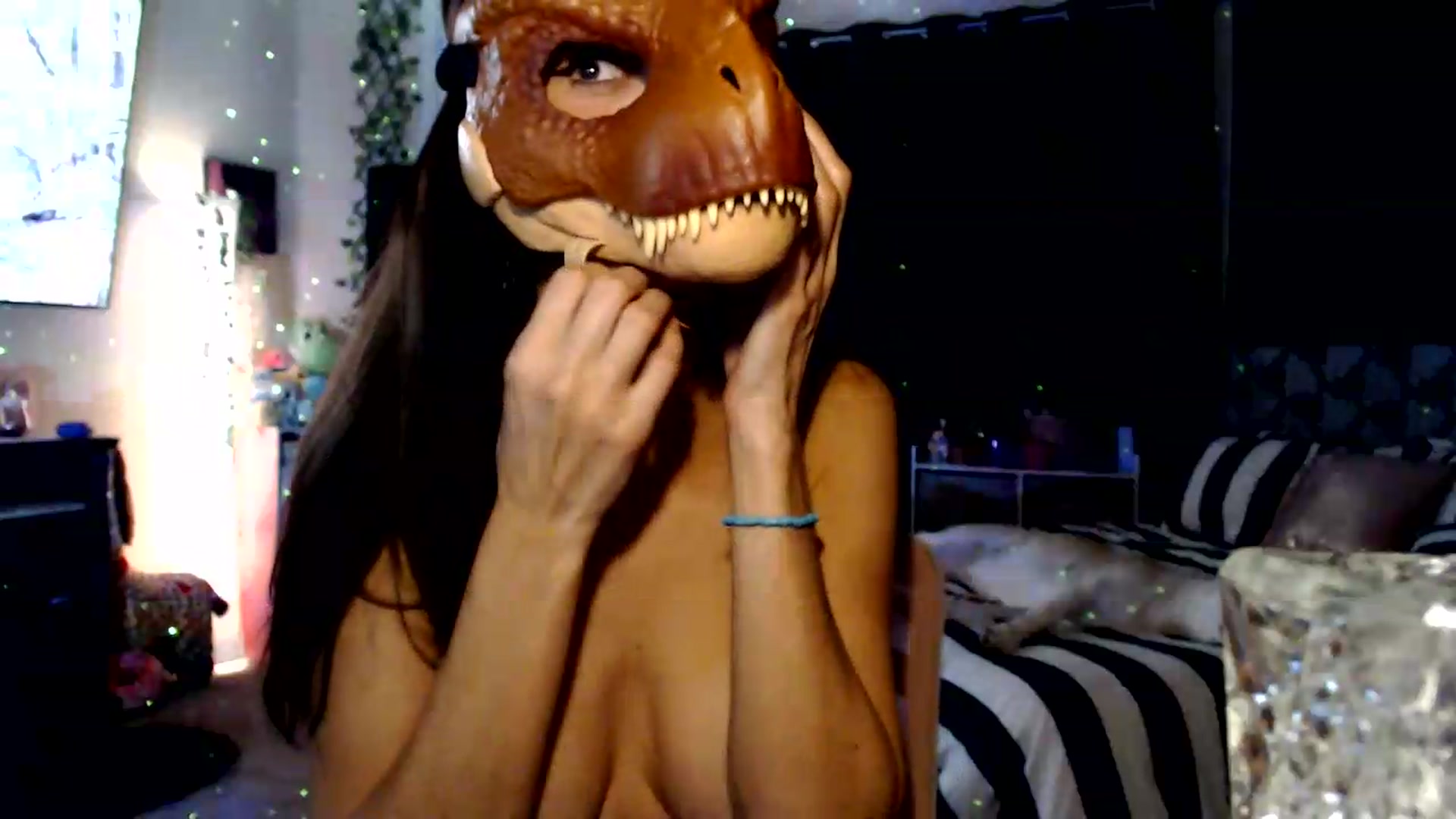 Gallery image thumbnail from HeidiKlumsy's myfreecams stream on, 08/21/2026, 23:31 image 12 of 20