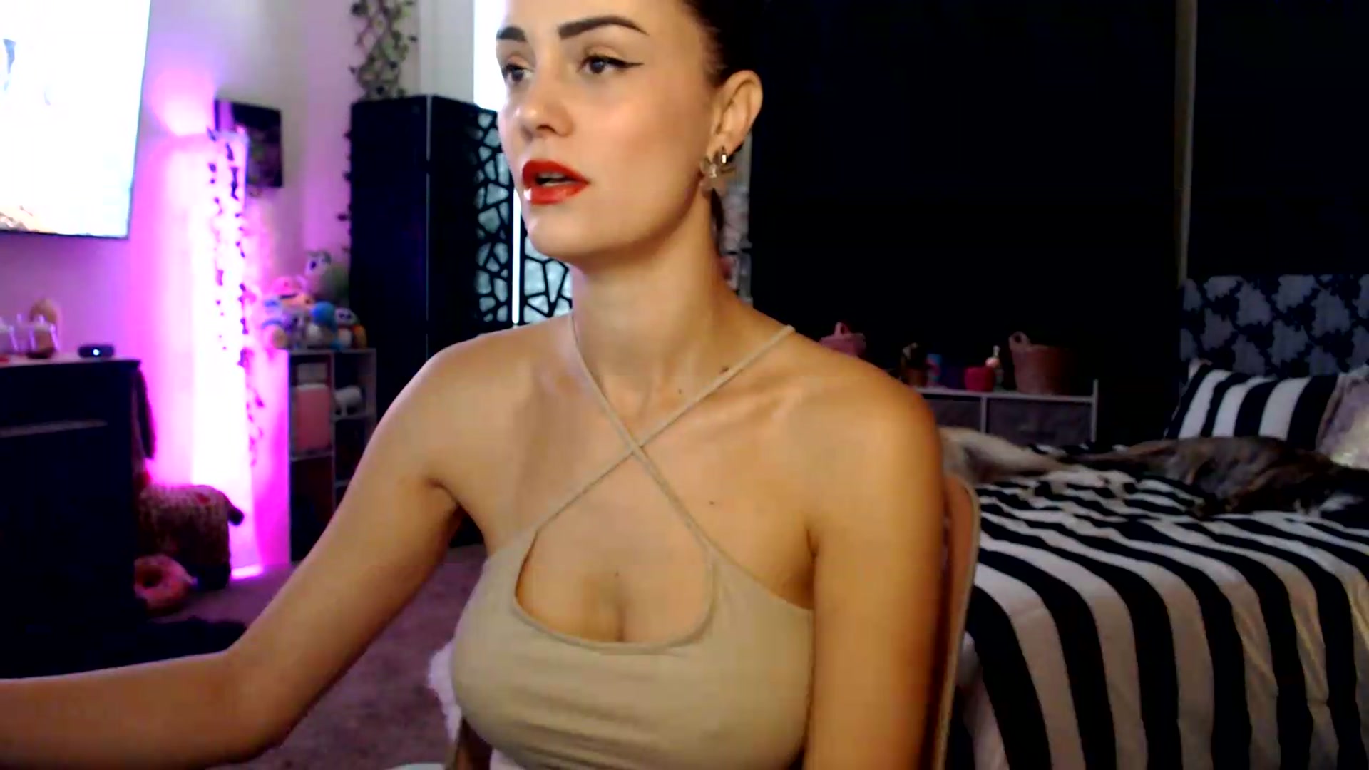 Gallery image thumbnail from HeidiKlumsy's myfreecams stream on, 08/25/2026, 23:05 image 3 of 20