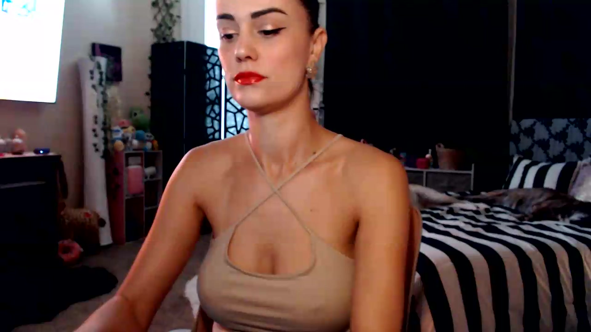Gallery image thumbnail from HeidiKlumsy's myfreecams stream on, 08/25/2026, 23:05 image 2 of 20