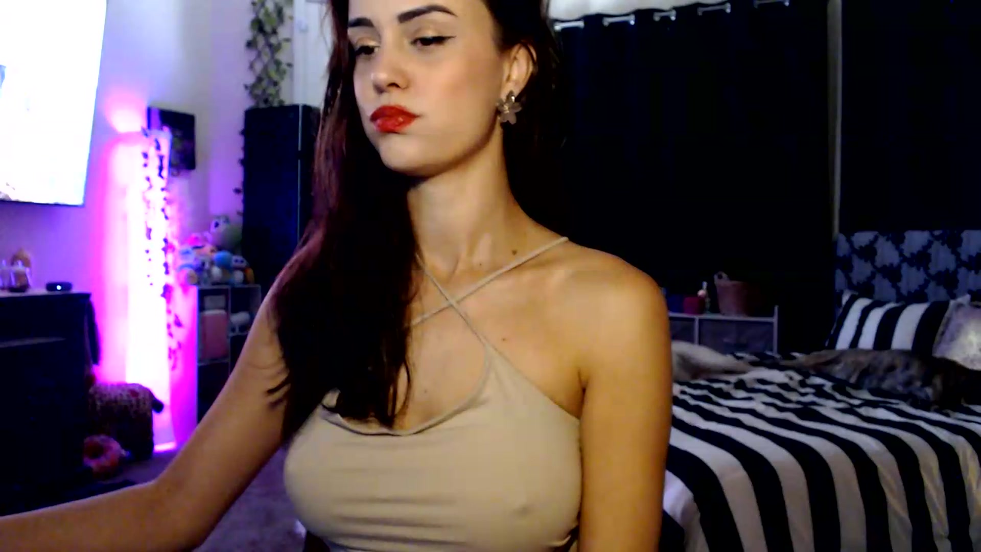 Gallery image thumbnail from HeidiKlumsy's myfreecams stream on, 08/25/2026, 23:05 image 11 of 20