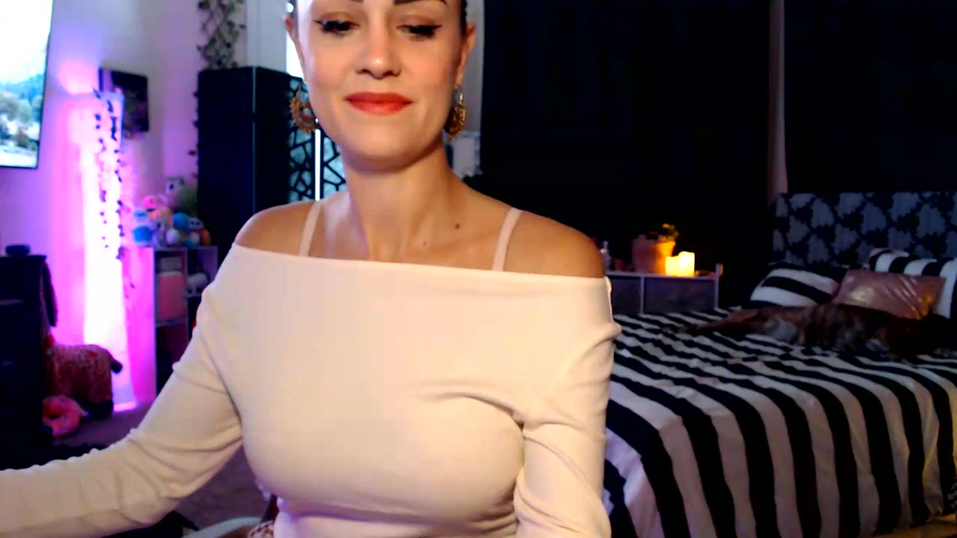 Gallery image thumbnail from HeidiKlumsy's myfreecams stream on, 08/27/2026, 20:58 image 11 of 20