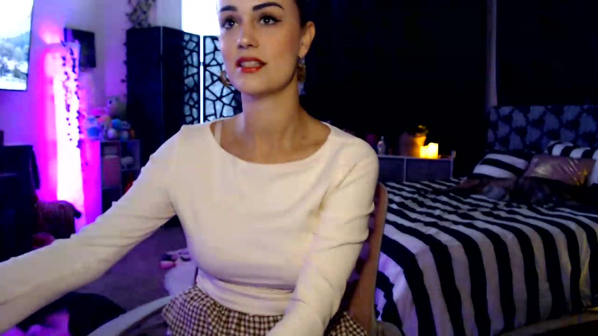 Gallery image thumbnail from HeidiKlumsy's myfreecams stream on, 08/27/2026, 20:58 image 16 of 20