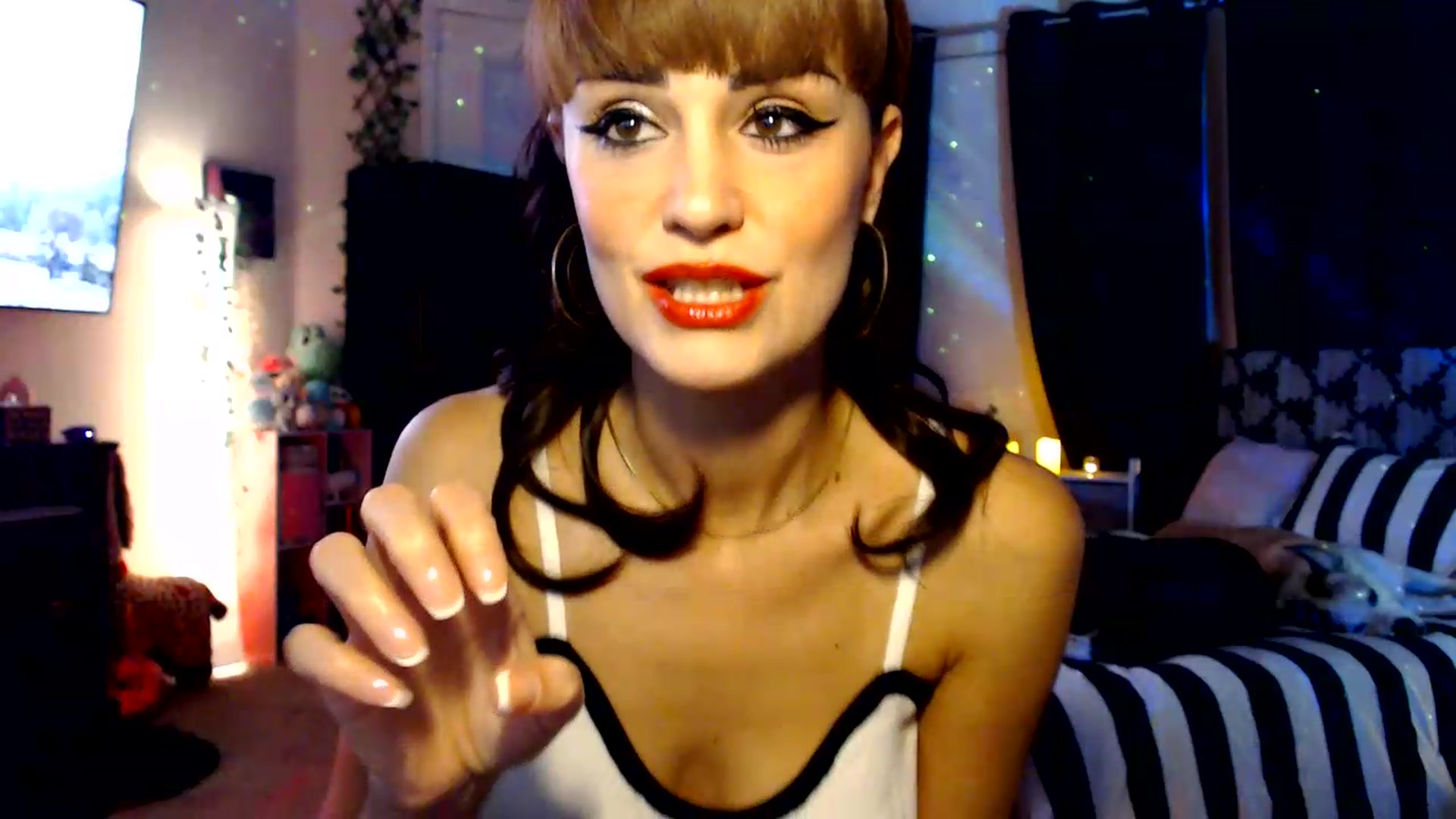 Gallery image thumbnail from HeidiKlumsy's myfreecams stream on, 08/28/2026, 01:50 image 3 of 20