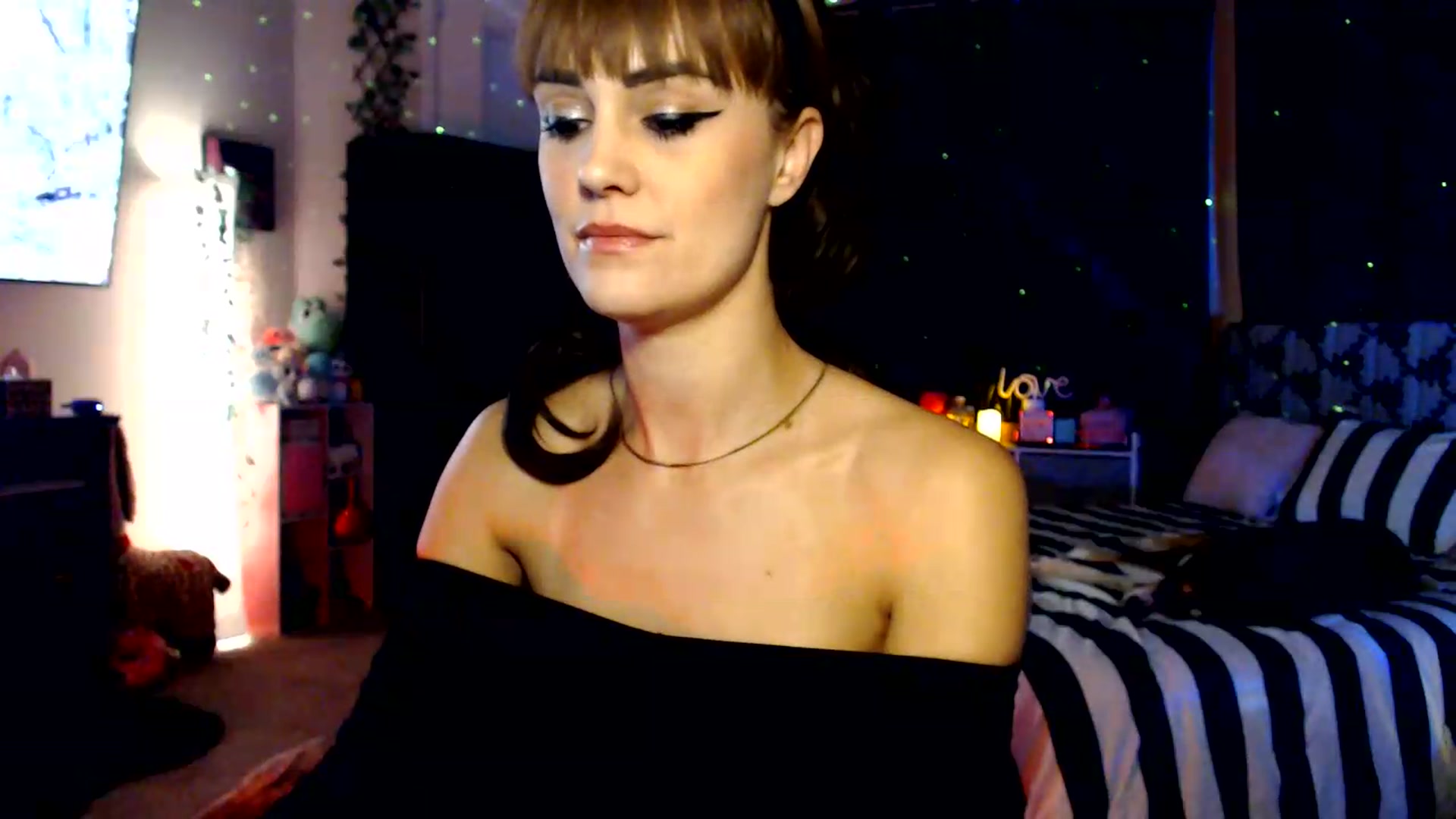 Gallery image thumbnail from HeidiKlumsy's myfreecams stream on, 08/28/2026, 06:34 image 4 of 20