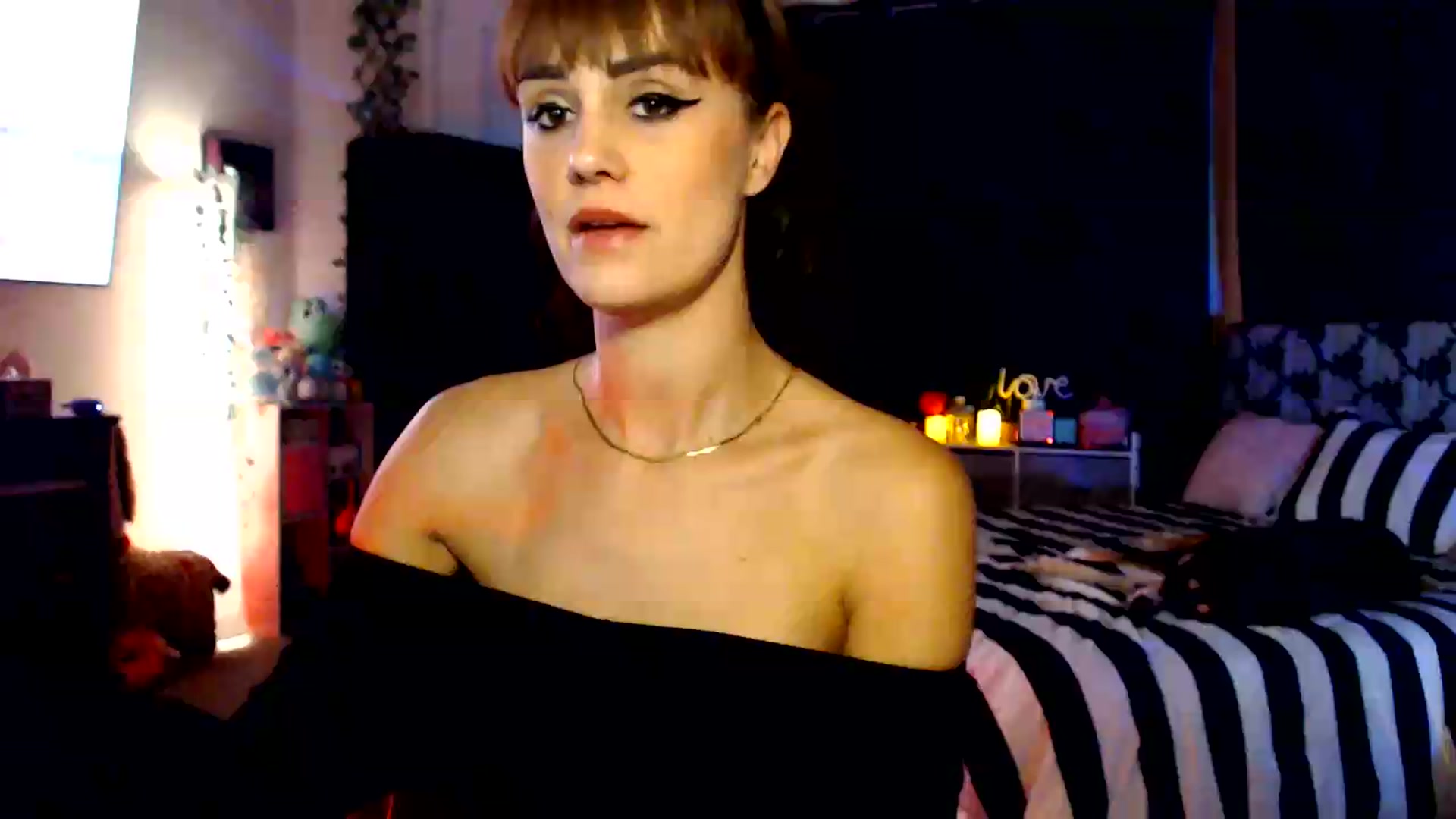 Gallery image thumbnail from HeidiKlumsy's myfreecams stream on, 08/28/2026, 06:34 image 1 of 20