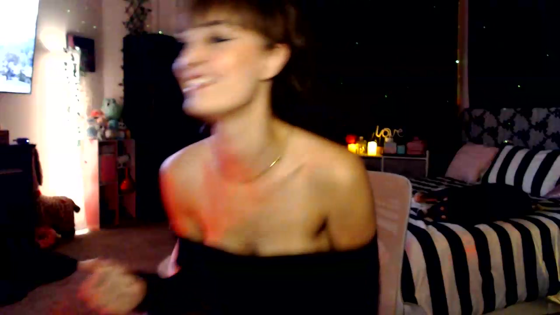 Gallery image thumbnail from HeidiKlumsy's myfreecams stream on, 08/28/2026, 06:34 image 10 of 20
