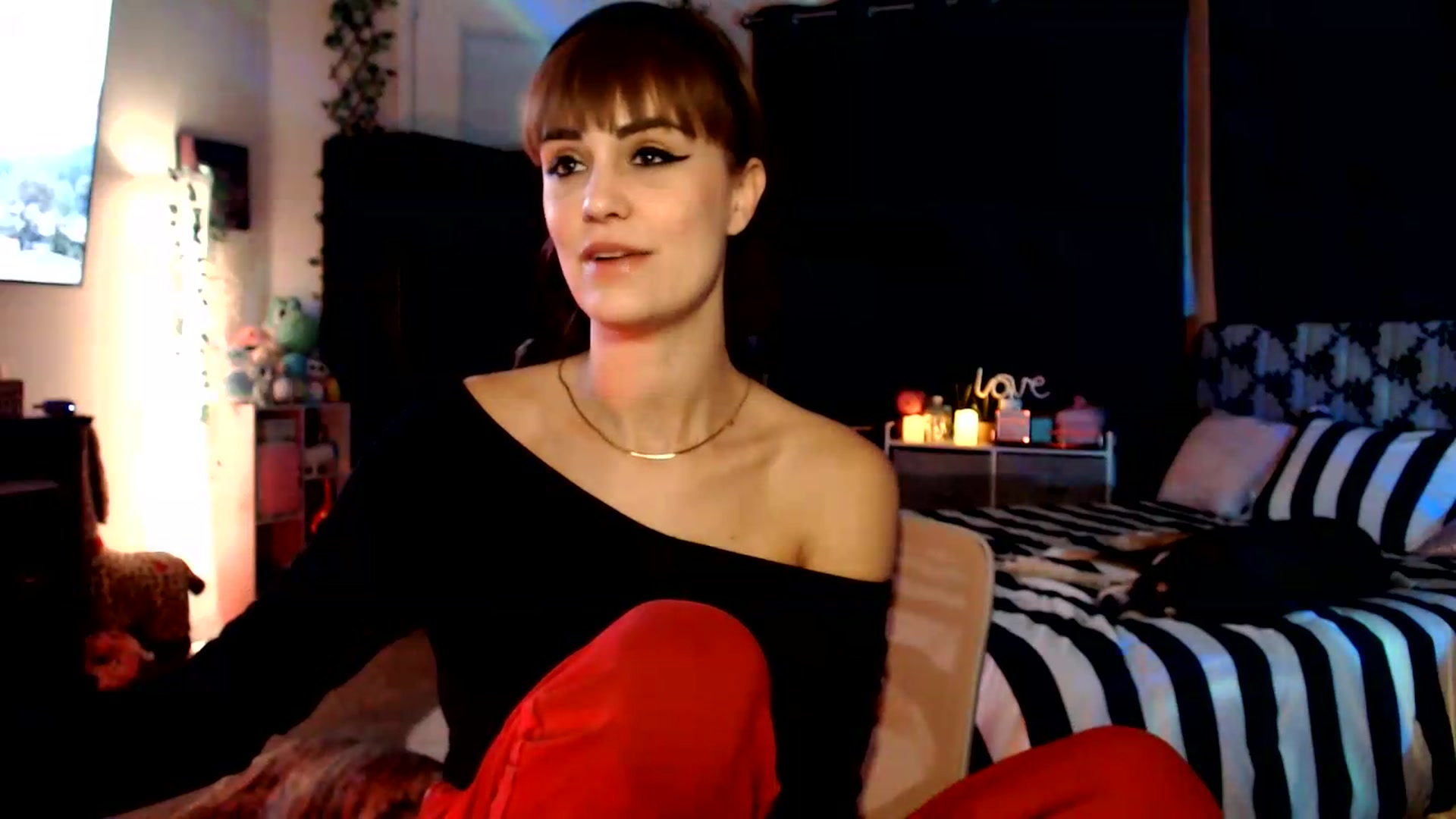 Gallery image thumbnail from HeidiKlumsy's myfreecams stream on, 08/28/2026, 06:34 image 5 of 20