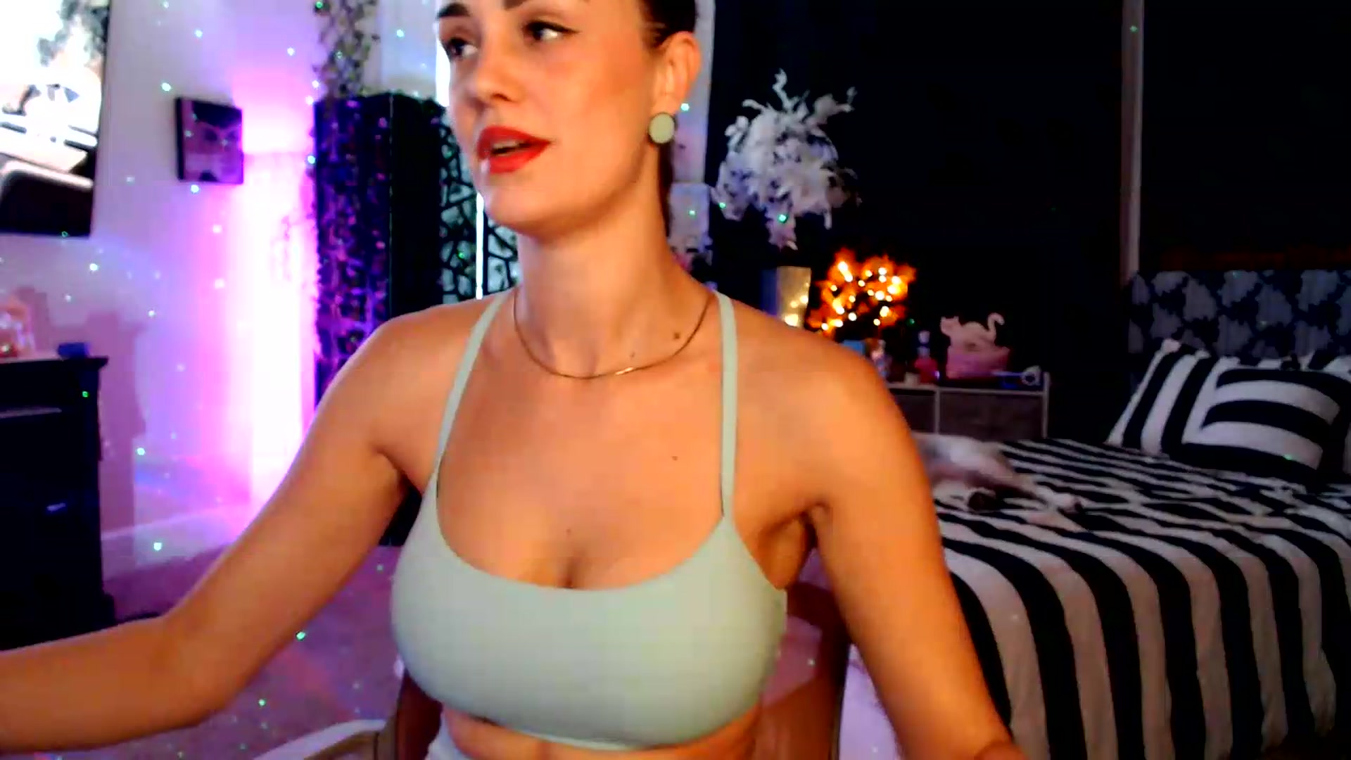 Gallery image thumbnail from HeidiKlumsy's myfreecams stream on, 08/29/2026, 23:23 image 3 of 20