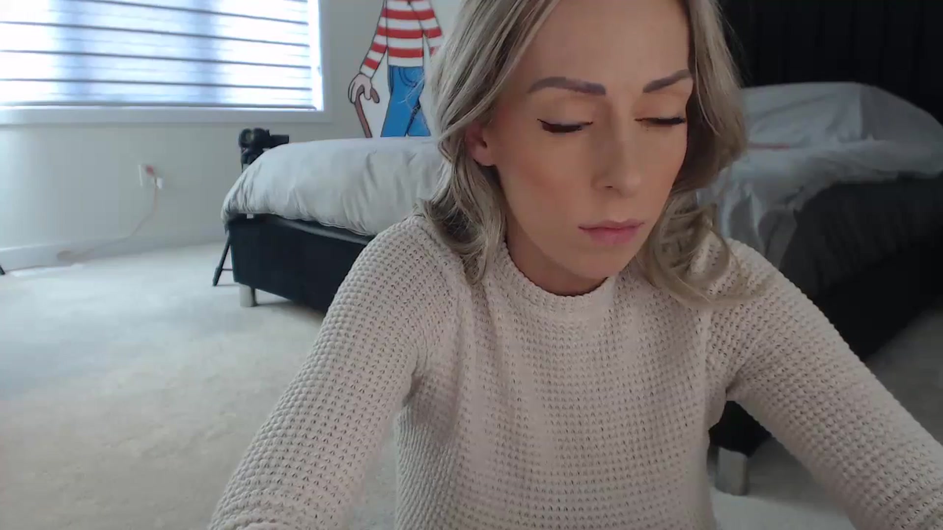 Gallery image thumbnail from Heidi_Wow's myfreecams stream on, 12/14/2023, 19:08 image 19 of 20