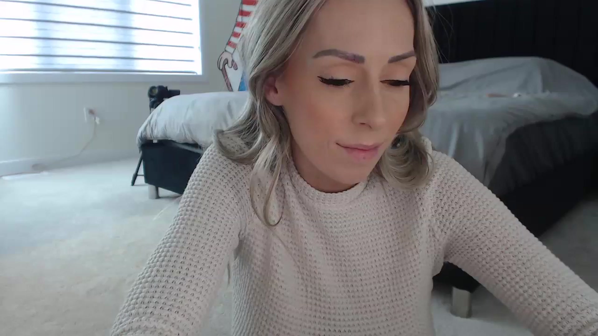 Gallery image thumbnail from Heidi_Wow's myfreecams stream on, 12/14/2023, 19:08 image 6 of 20