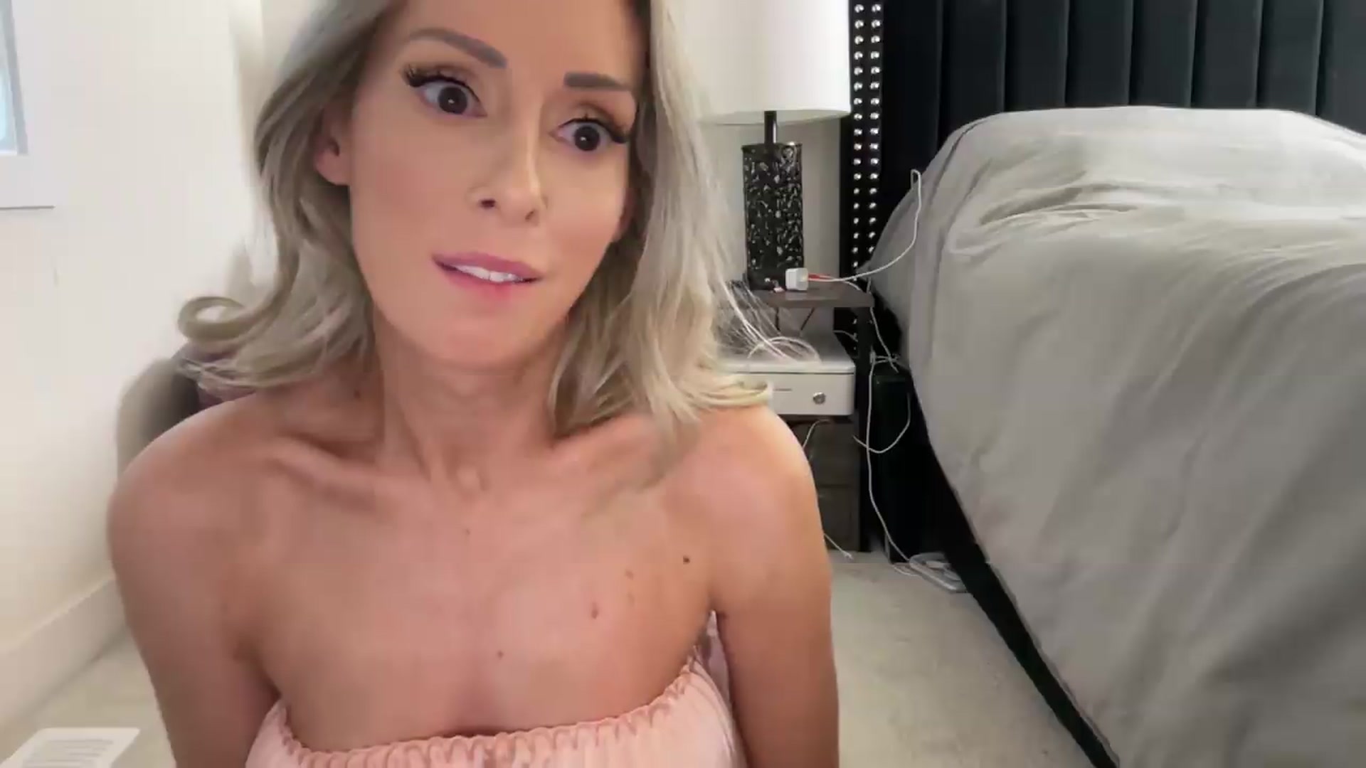 Gallery image thumbnail from Heidi_Wow's myfreecams stream on, 04/24/2026, 24:00 image 13 of 20
