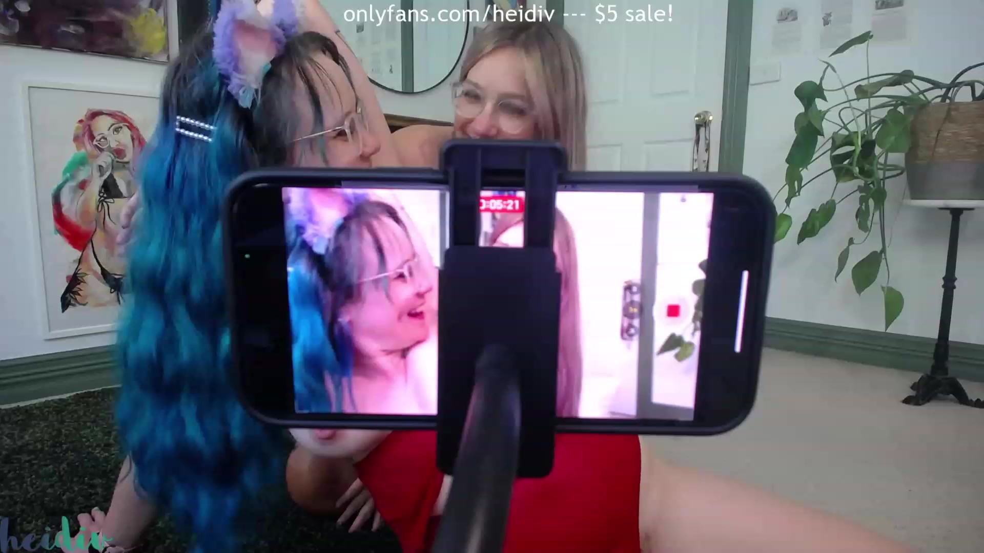 Gallery image thumbnail from Heidiv's myfreecams stream on, 02/10/2023, 06:05 image 6 of 20