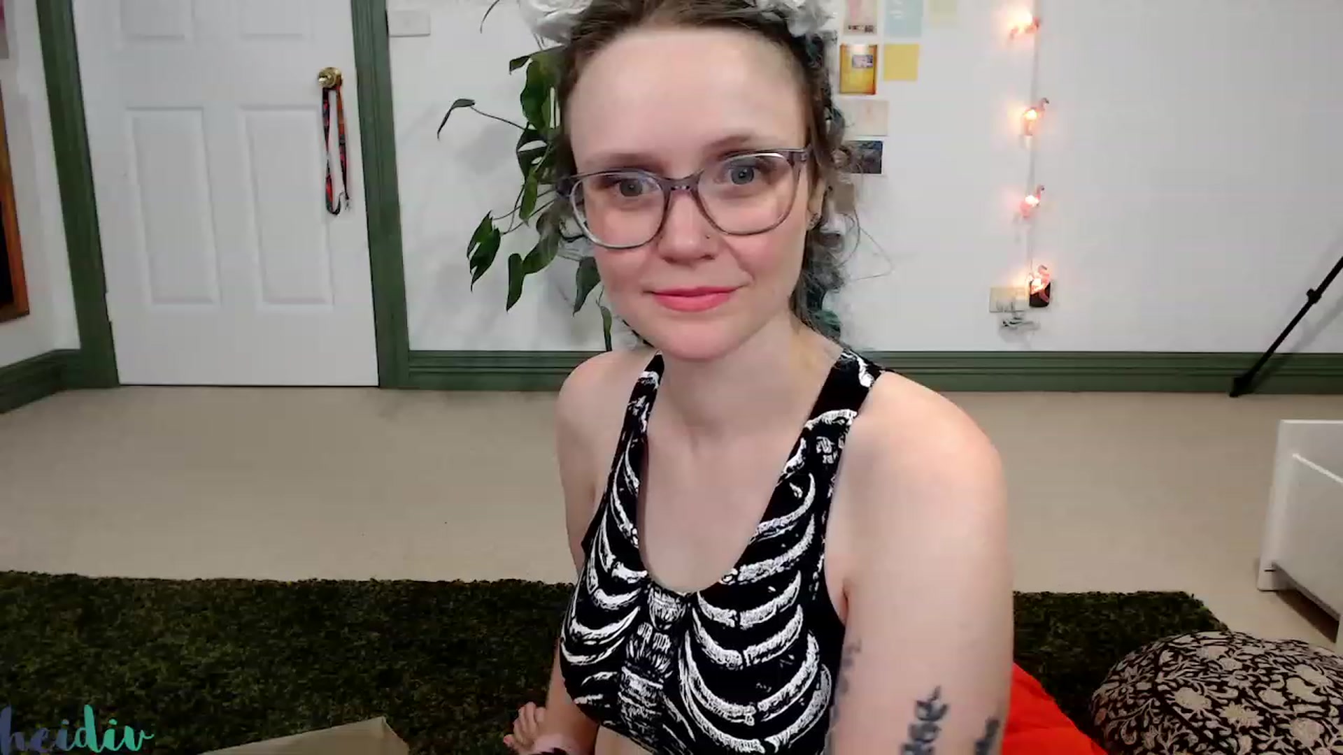 Gallery image thumbnail from Heidiv's myfreecams stream on, 03/01/2023, 10:12 image 9 of 20