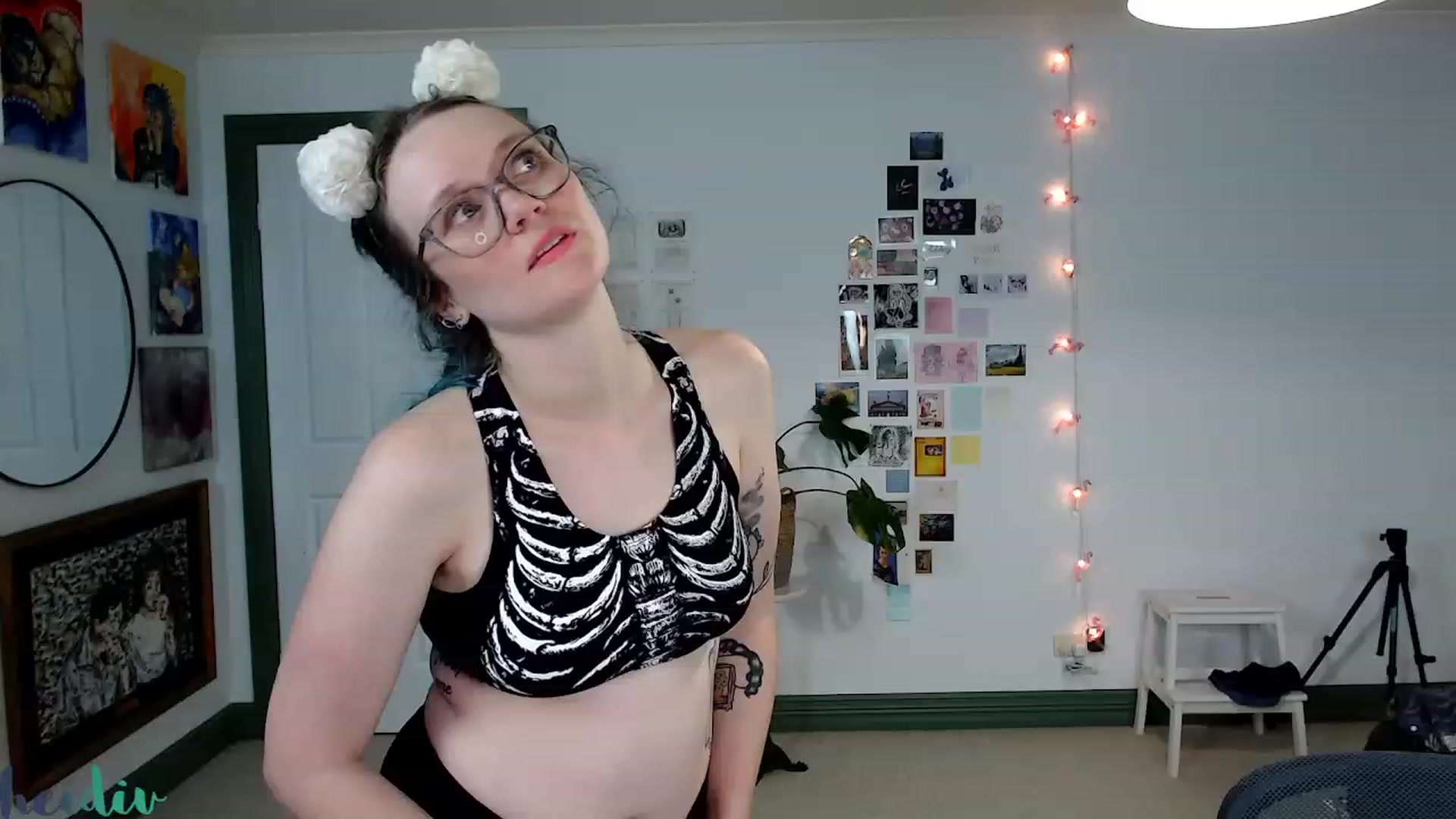 Gallery image thumbnail from Heidiv's myfreecams stream on, 03/01/2023, 10:12 image 2 of 20