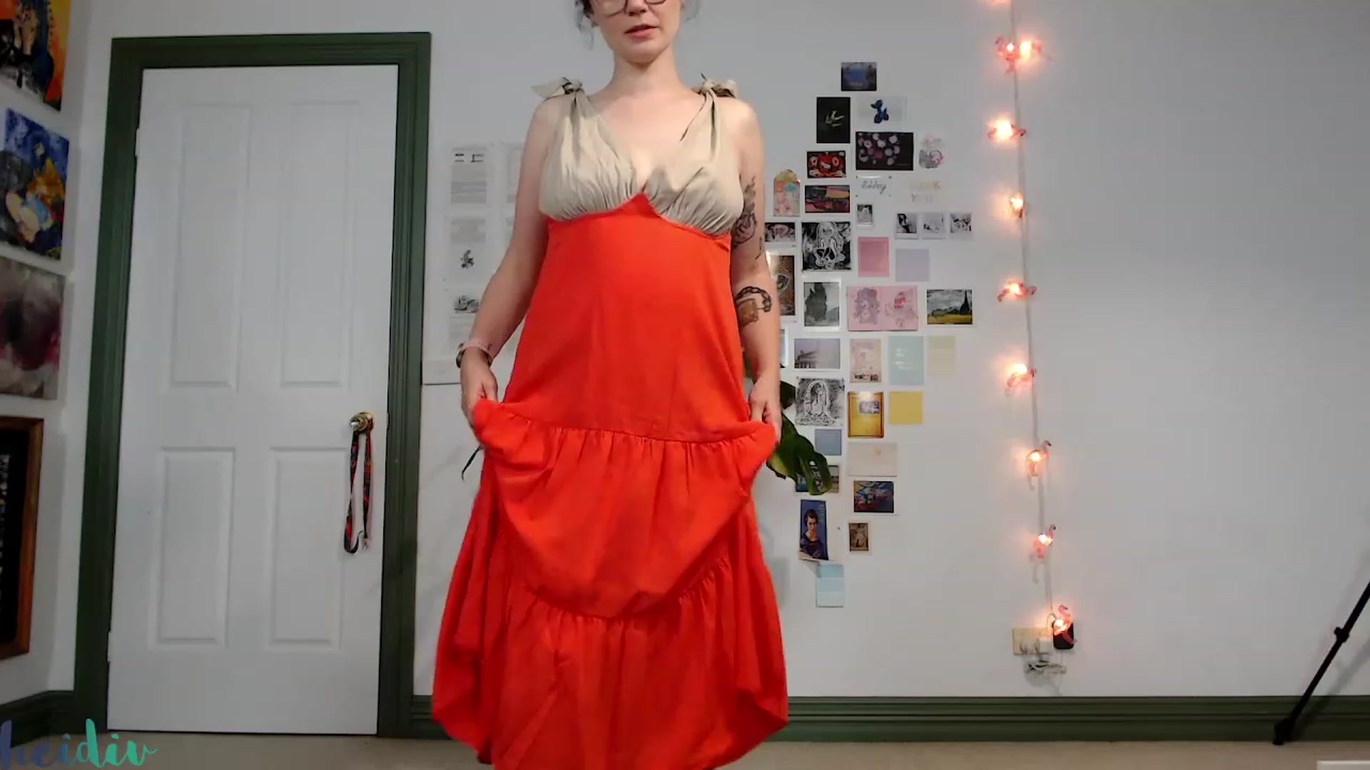 Gallery image thumbnail from Heidiv's myfreecams stream on, 03/01/2023, 10:12 image 10 of 20