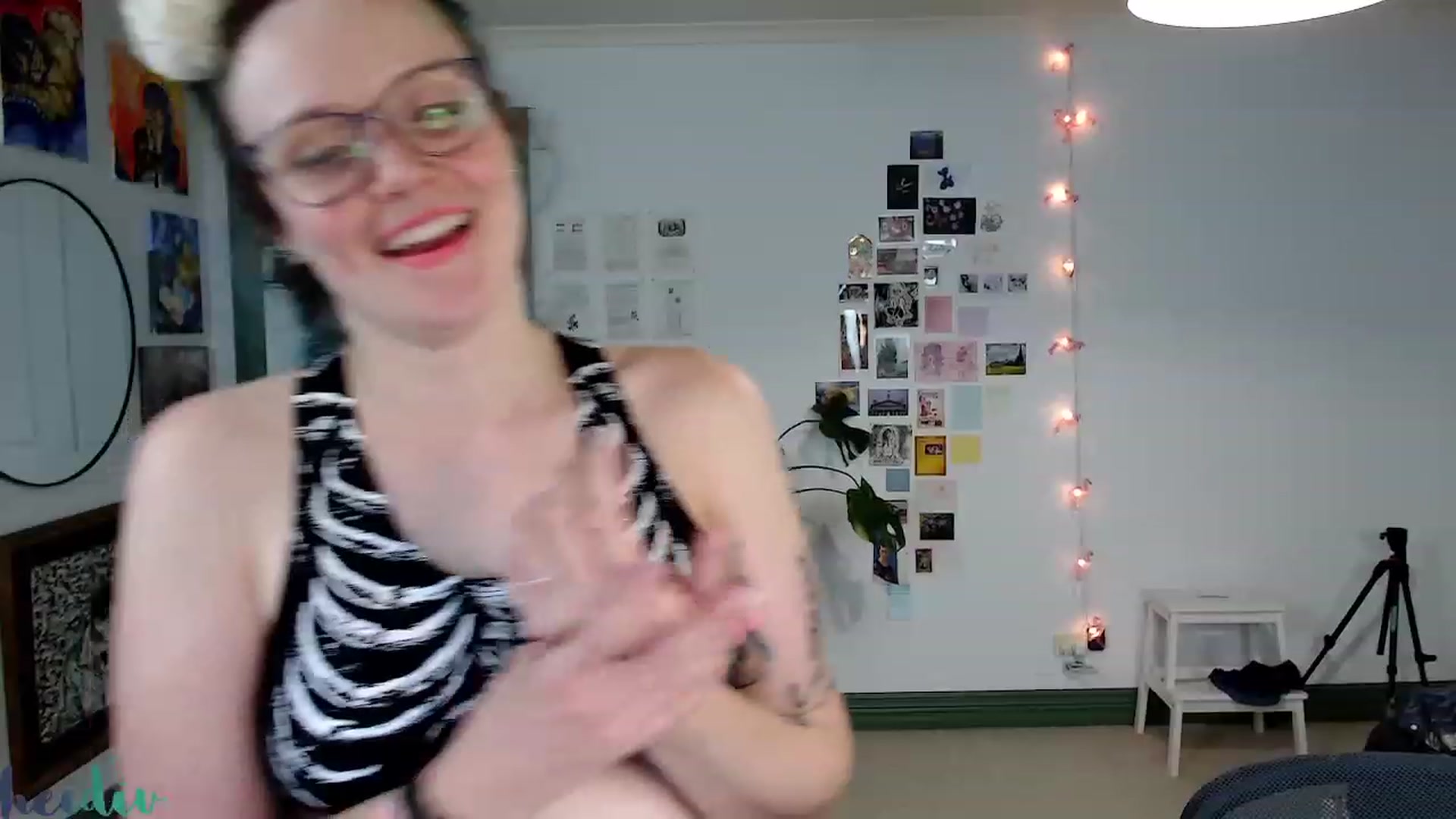 Gallery image thumbnail from Heidiv's myfreecams stream on, 03/01/2023, 10:12 image 3 of 20