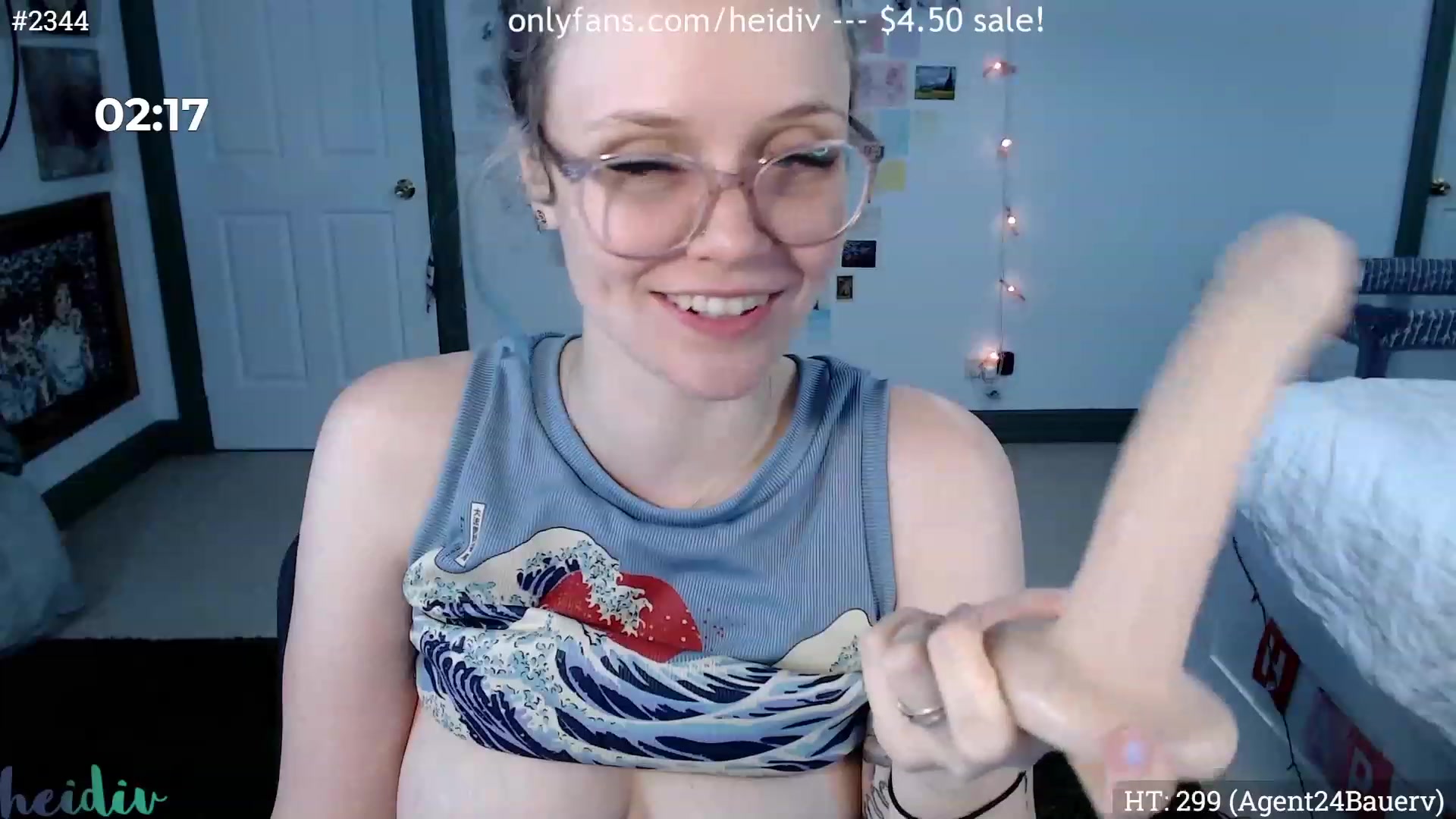 Gallery image thumbnail from Heidiv's myfreecams stream on, 05/16/2023, 12:17 image 11 of 20