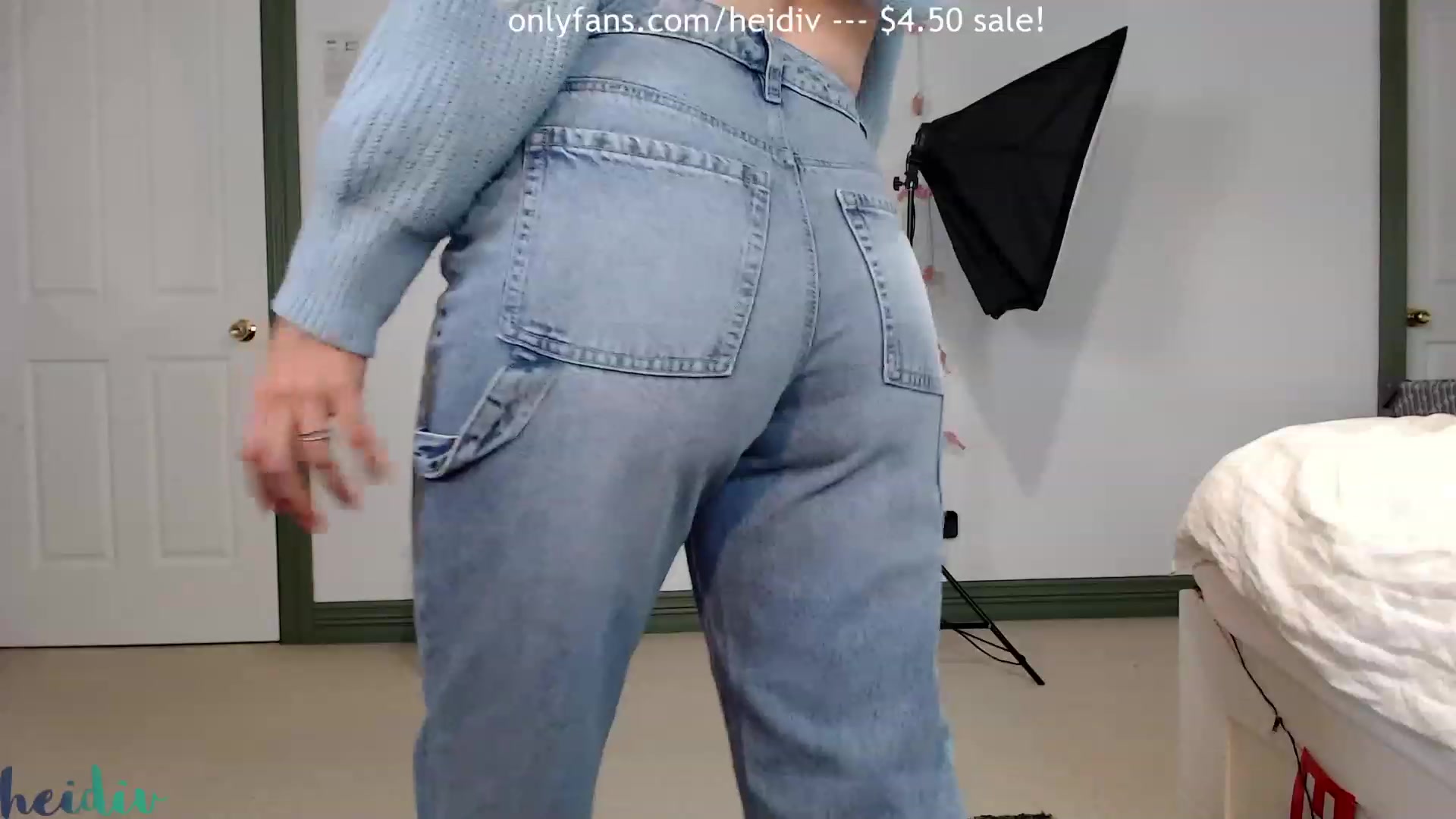 Gallery image thumbnail from Heidiv's myfreecams stream on, 05/19/2023, 11:50 image 14 of 20