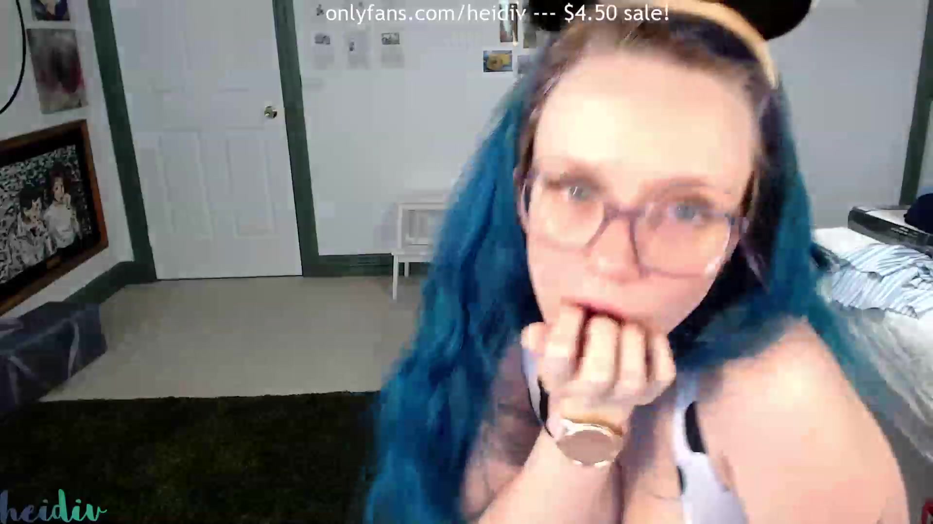 Gallery image thumbnail from Heidiv's myfreecams stream on, 06/01/2023, 11:28 image 17 of 20