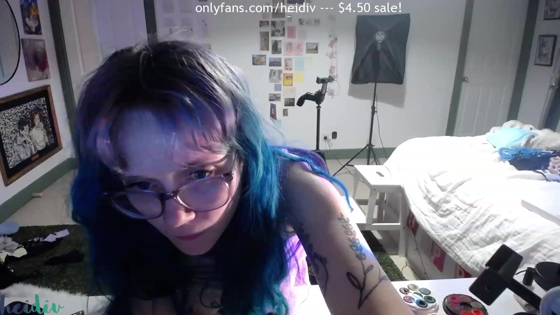 Gallery image thumbnail from Heidiv's myfreecams stream on, 06/10/2023, 11:15 image 8 of 20