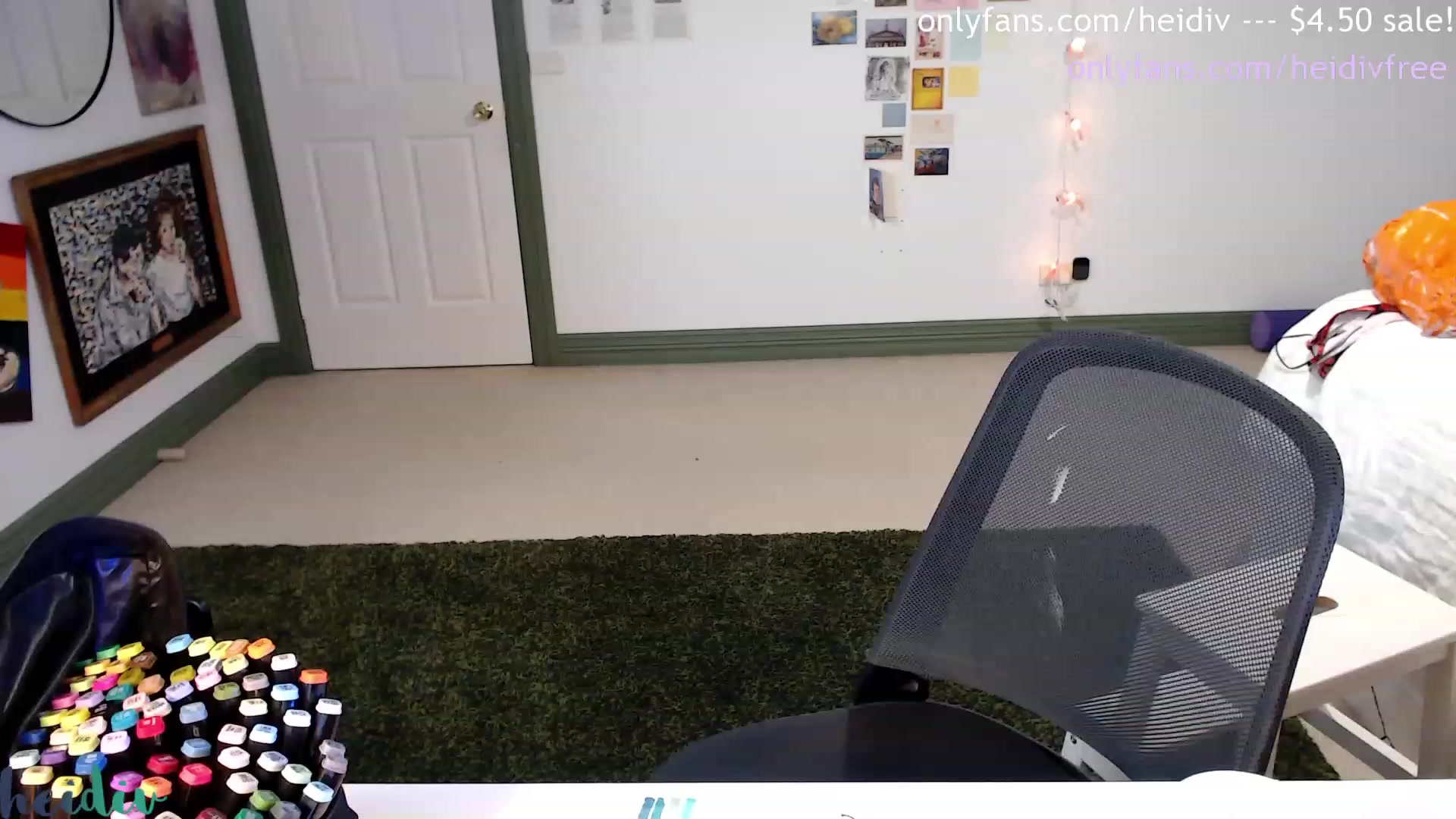 Gallery image thumbnail from Heidiv's myfreecams stream on, 07/07/2023, 11:08 image 8 of 20