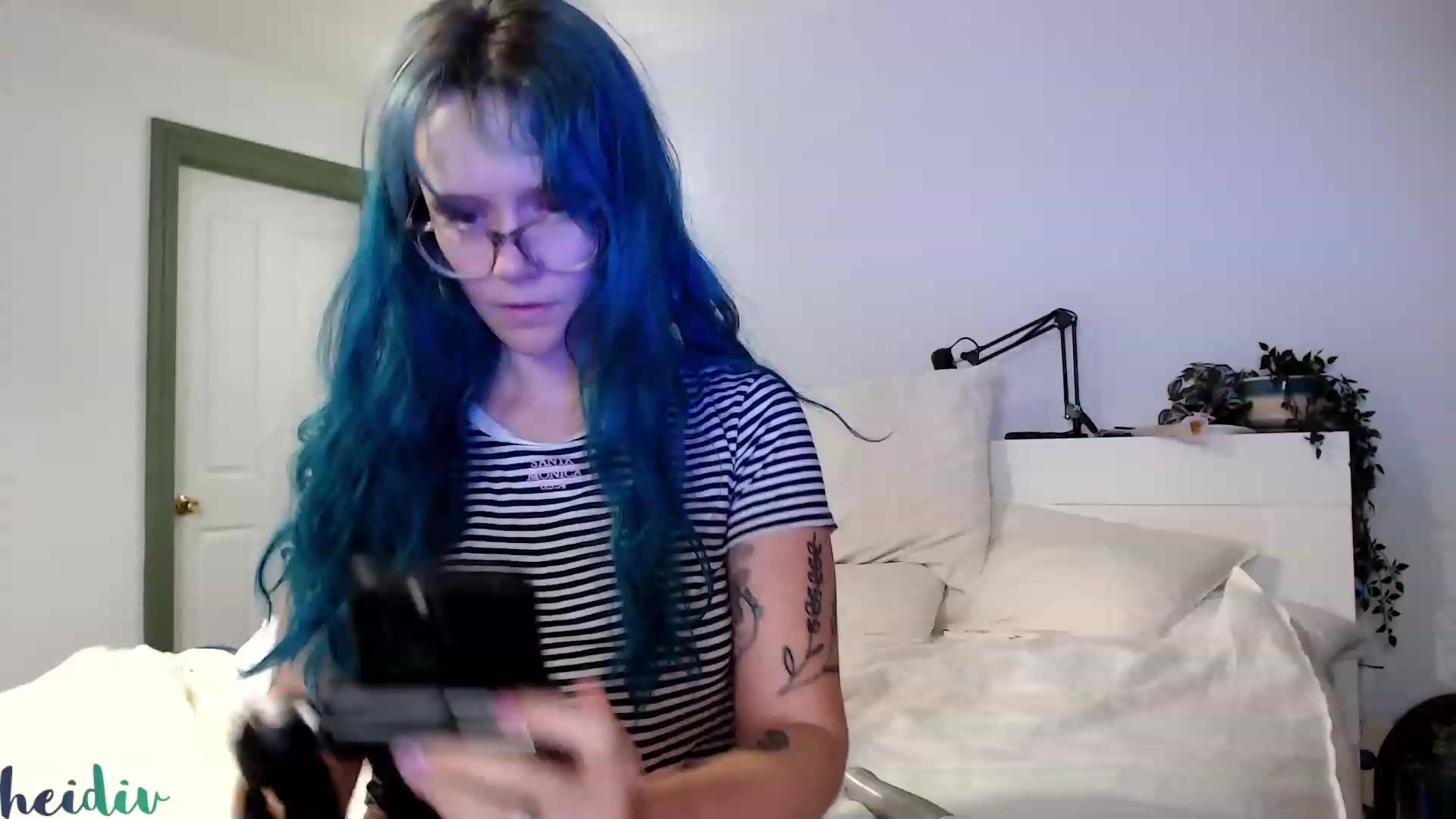 Gallery image thumbnail from Heidiv's myfreecams stream on, 07/07/2023, 12:04 image 20 of 20