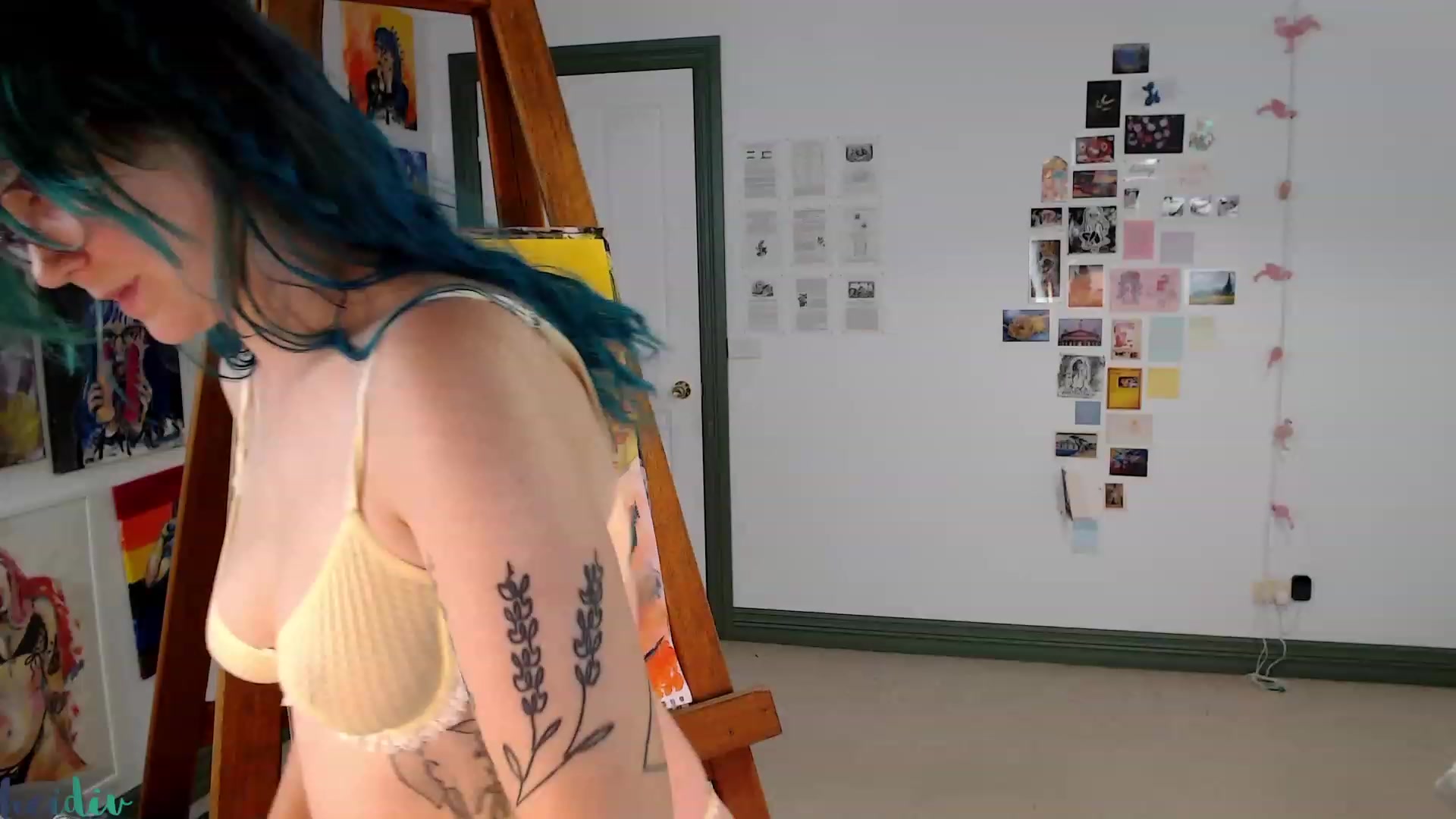 Gallery image thumbnail from Heidiv's myfreecams stream on, 09/08/2023, 11:50 image 8 of 20