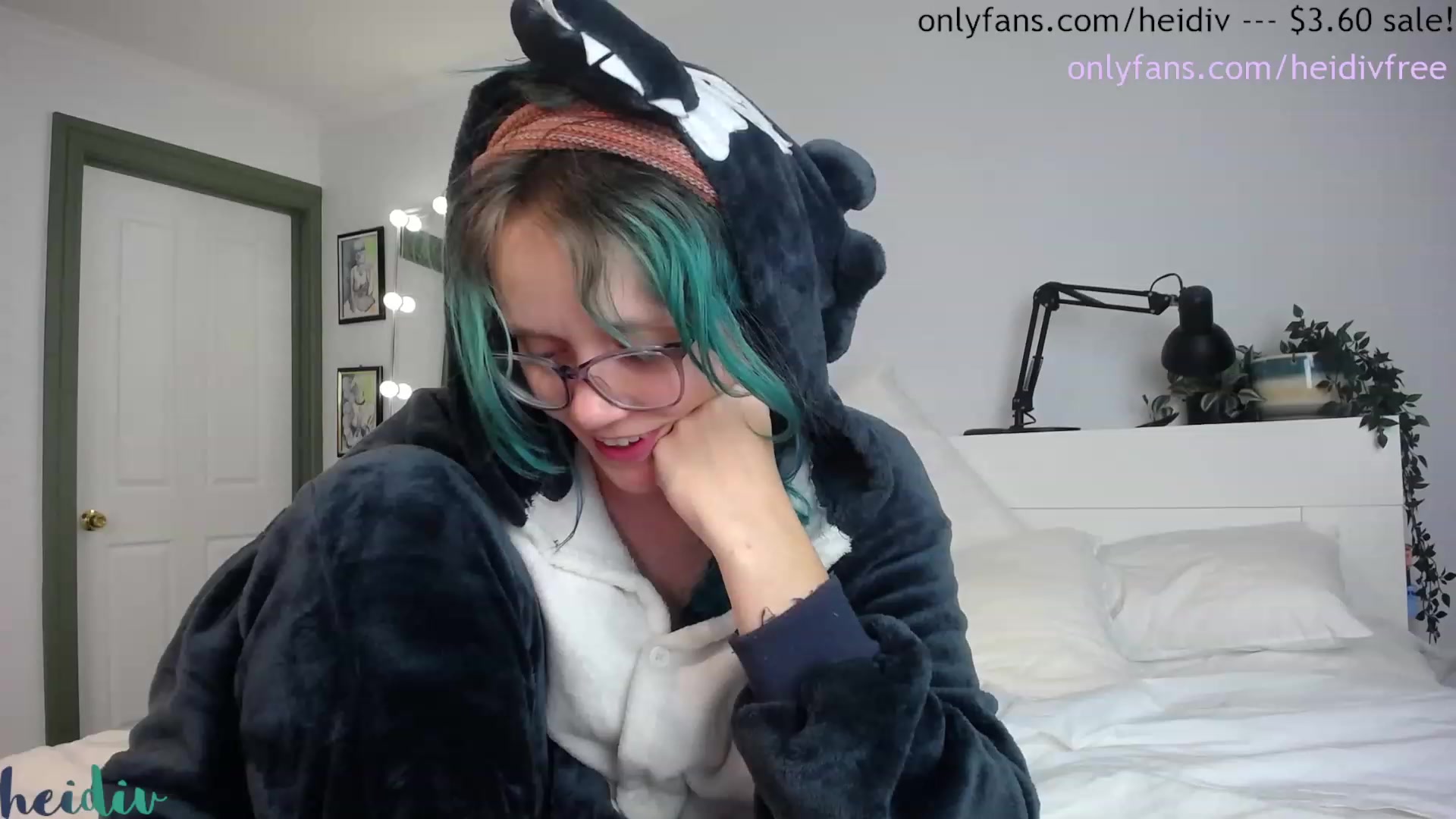 Gallery image thumbnail from Heidiv's myfreecams stream on, 09/10/2023, 09:44 image 17 of 20