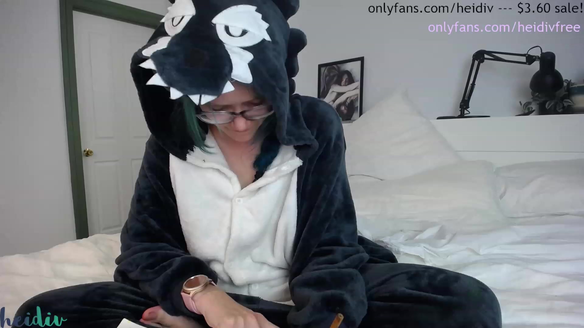 Gallery image thumbnail from Heidiv's myfreecams stream on, 09/10/2023, 09:44 image 11 of 20