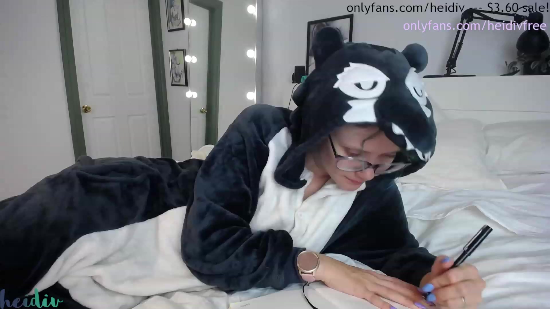 Gallery image thumbnail from Heidiv's myfreecams stream on, 09/10/2023, 09:44 image 6 of 20