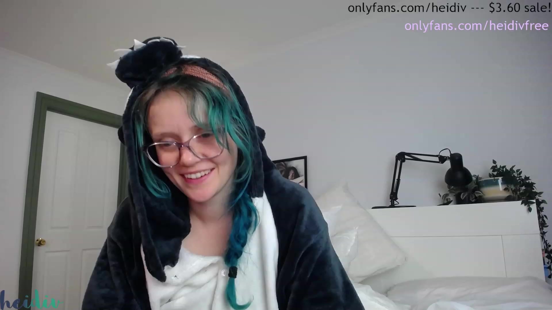 Gallery image thumbnail from Heidiv's myfreecams stream on, 09/10/2023, 11:03 image 8 of 20