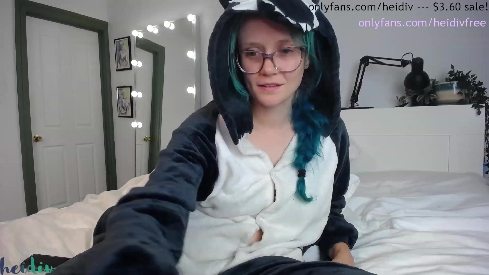 Gallery image thumbnail from Heidiv's myfreecams stream on, 09/10/2023, 11:03 image 4 of 20