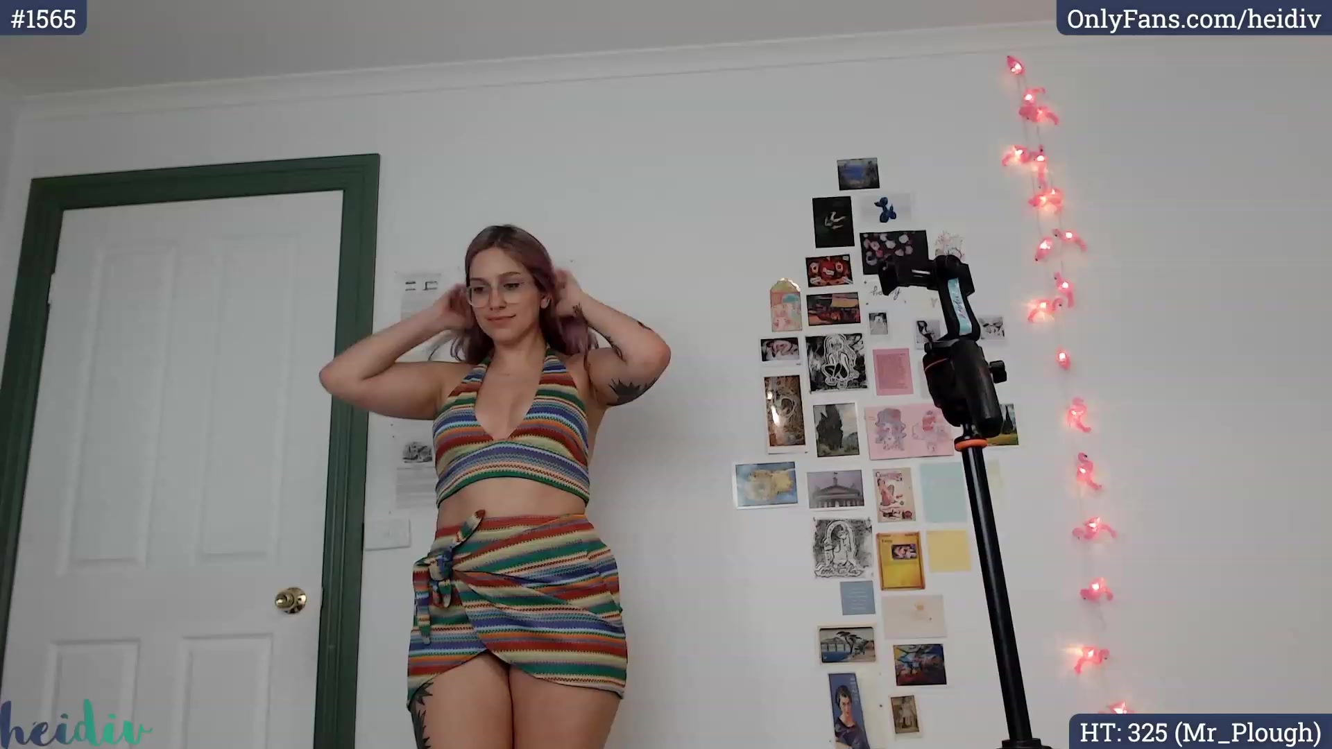 Gallery image thumbnail from Heidiv's myfreecams stream on, 09/17/2023, 04:50 image 18 of 20