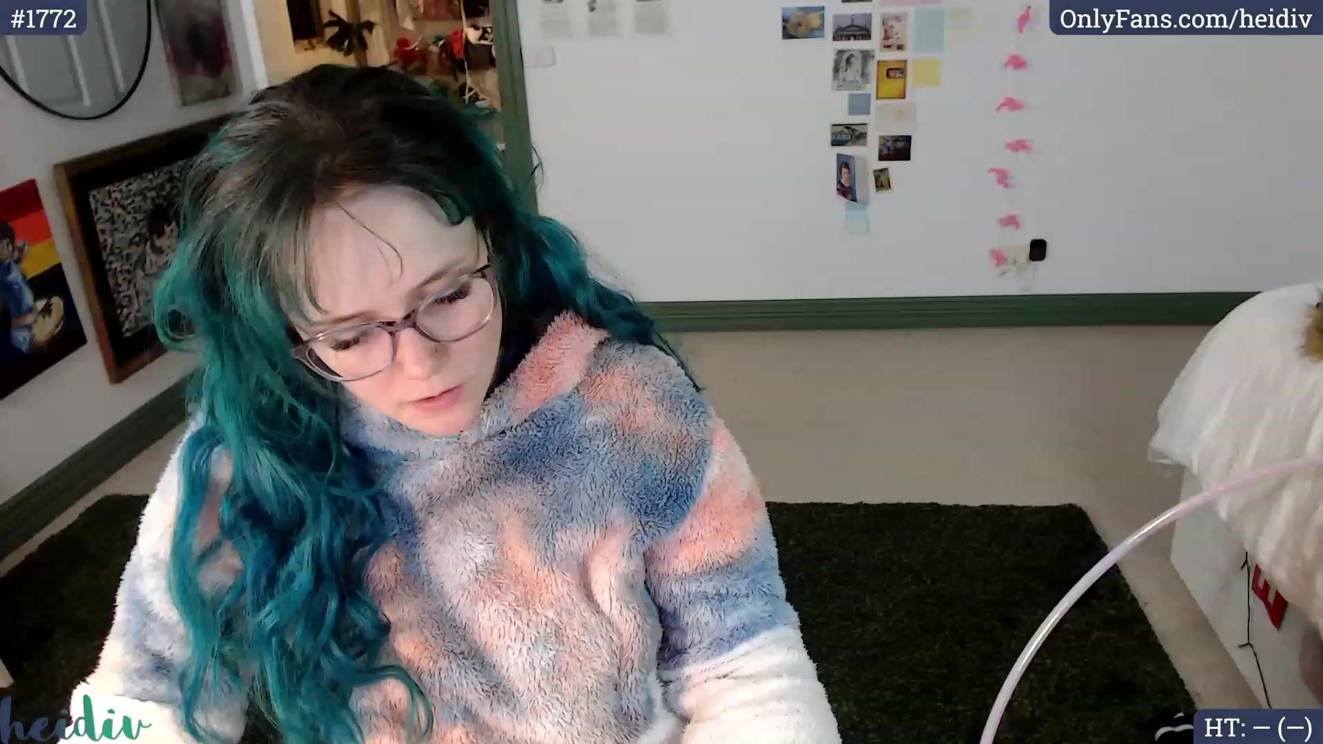 Gallery image thumbnail from Heidiv's myfreecams stream on, 10/03/2023, 11:20 image 2 of 20