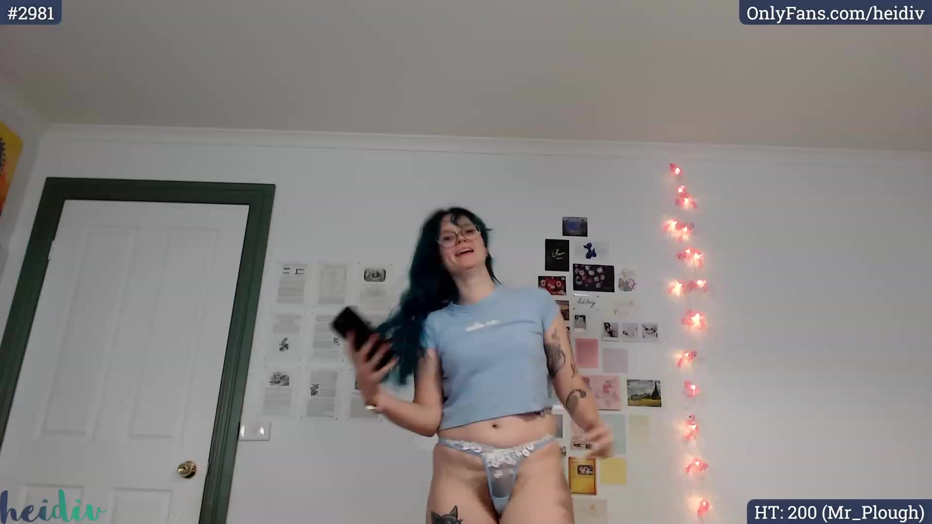 Gallery image thumbnail from Heidiv's myfreecams stream on, 10/07/2023, 09:17 image 18 of 20