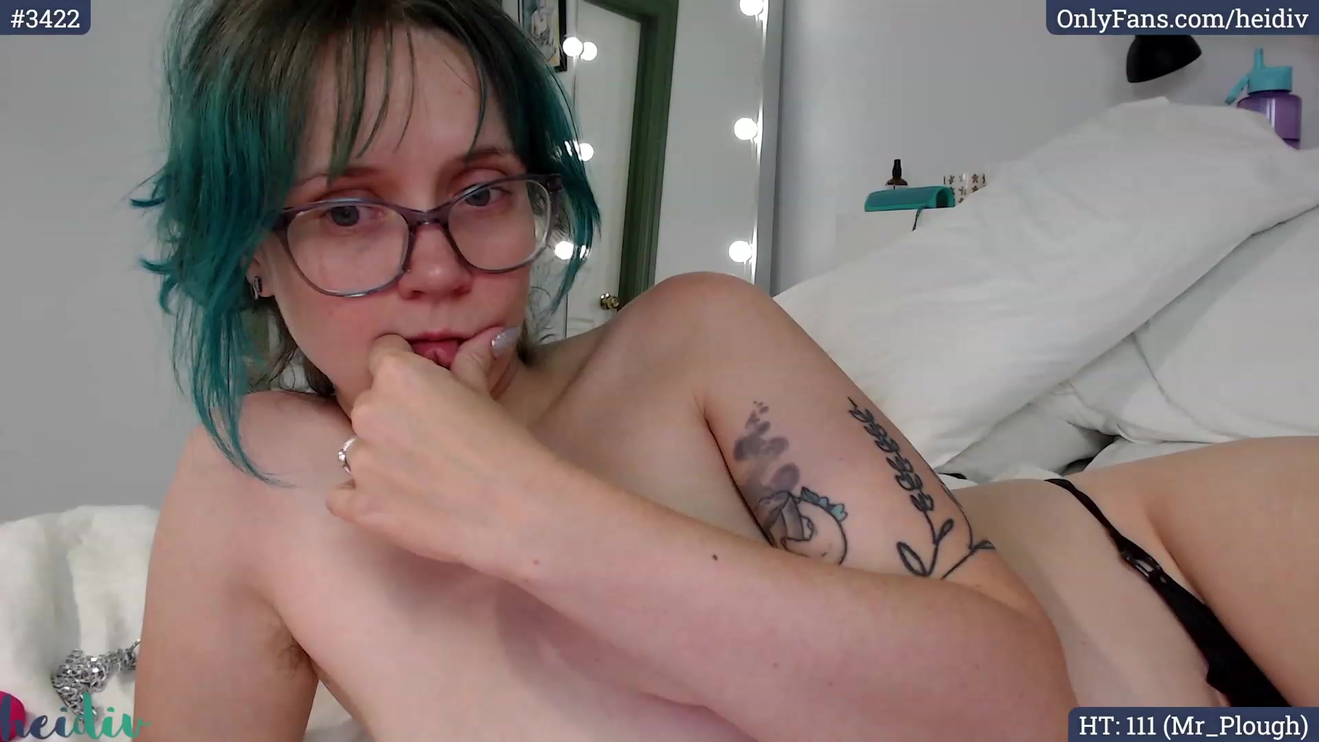 Gallery image thumbnail from Heidiv's myfreecams stream on, 10/28/2023, 09:54 image 18 of 20