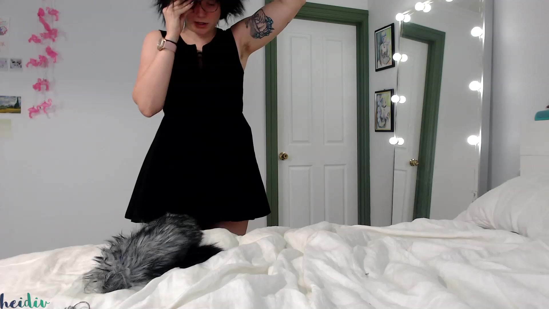 Gallery image thumbnail from Heidiv's myfreecams stream on, 10/28/2023, 09:54 image 1 of 20