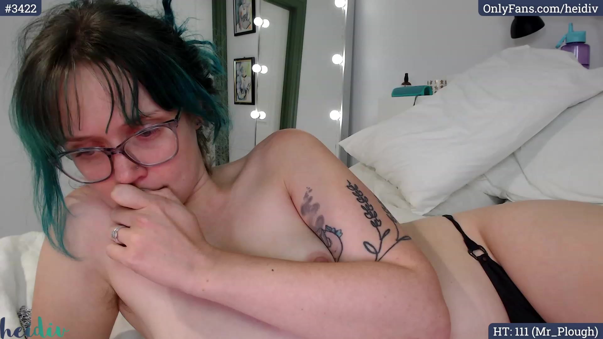 Gallery image thumbnail from Heidiv's myfreecams stream on, 10/28/2023, 09:54 image 19 of 20