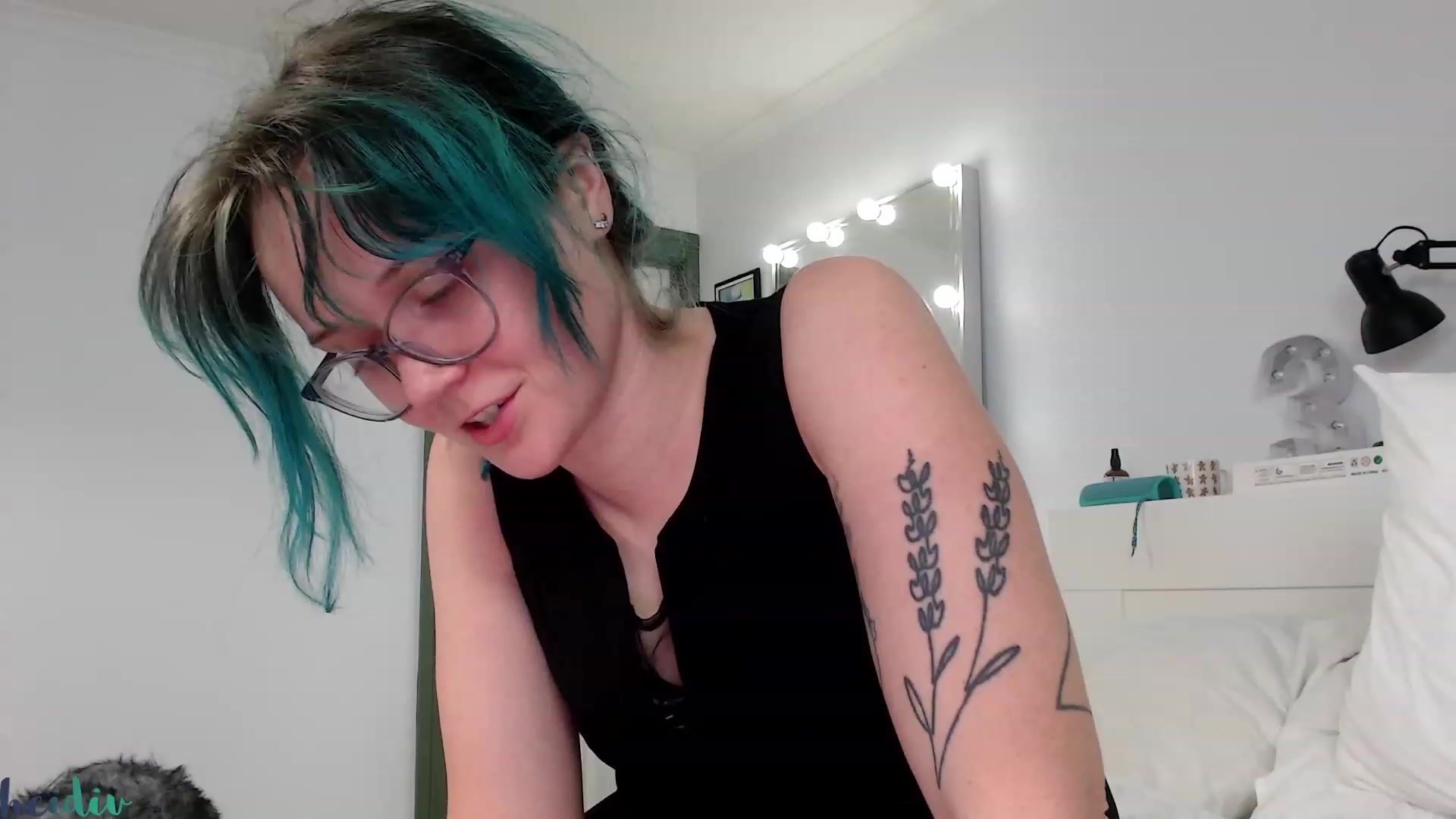 Gallery image thumbnail from Heidiv's myfreecams stream on, 10/28/2023, 09:54 image 2 of 20