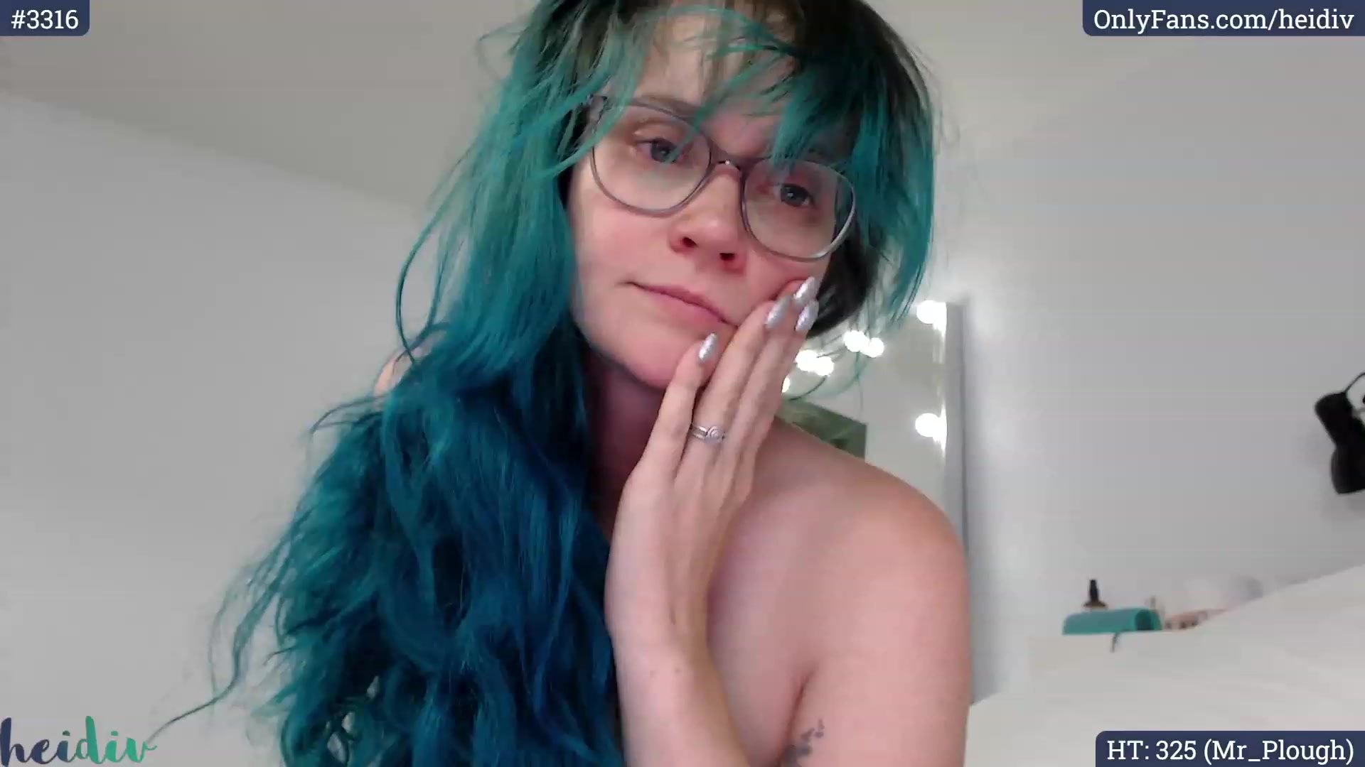 Gallery image thumbnail from Heidiv's myfreecams stream on, 10/28/2023, 10:26 image 6 of 20