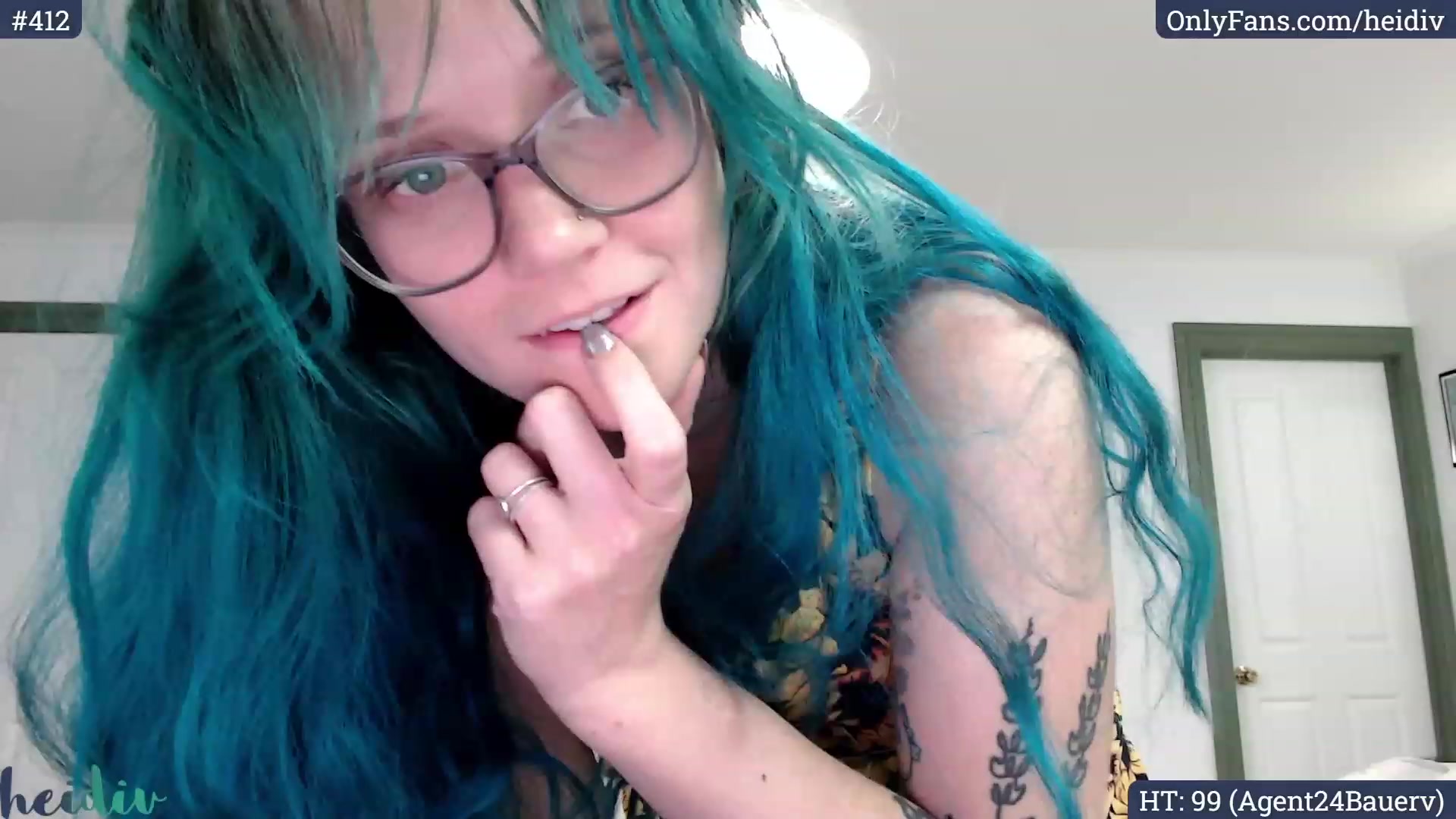 Gallery image thumbnail from Heidiv's myfreecams stream on, 11/01/2023, 09:16 image 16 of 20
